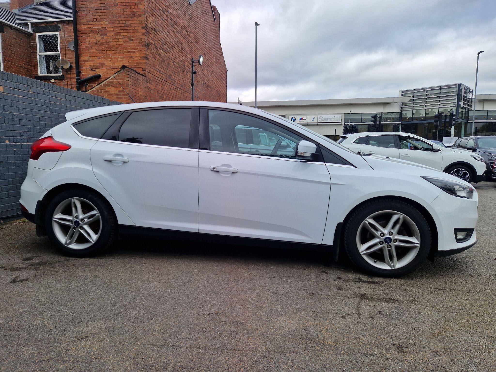 Ford Focus - Image 7