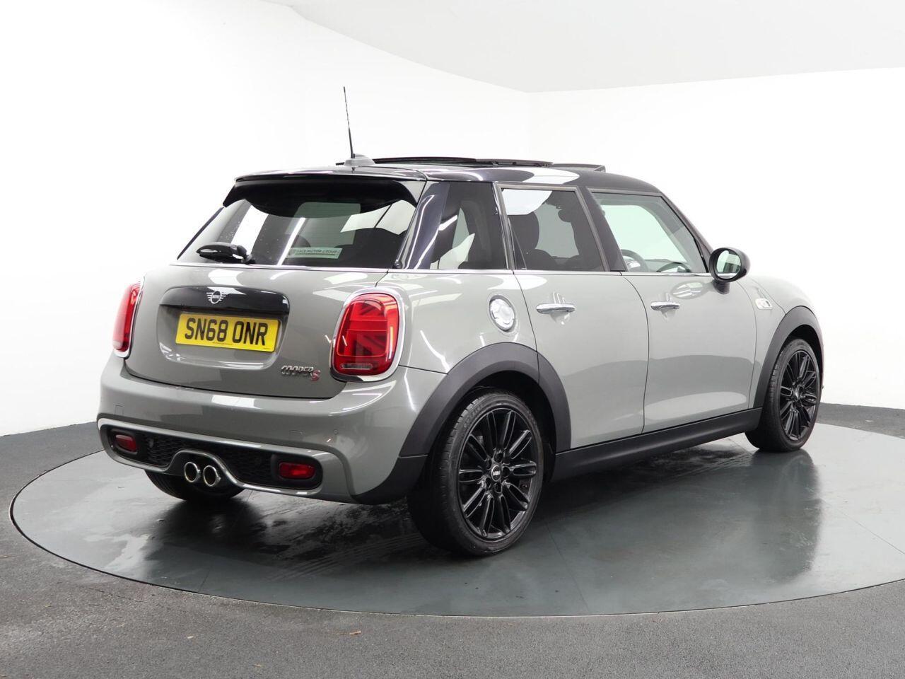 MINI Hatch - Image 12
