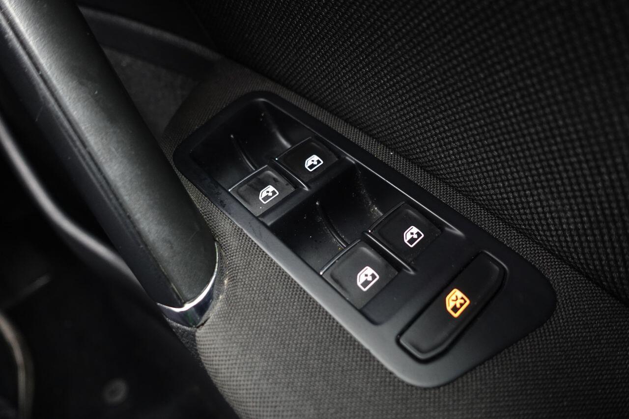 Volkswagen Golf - Image 56