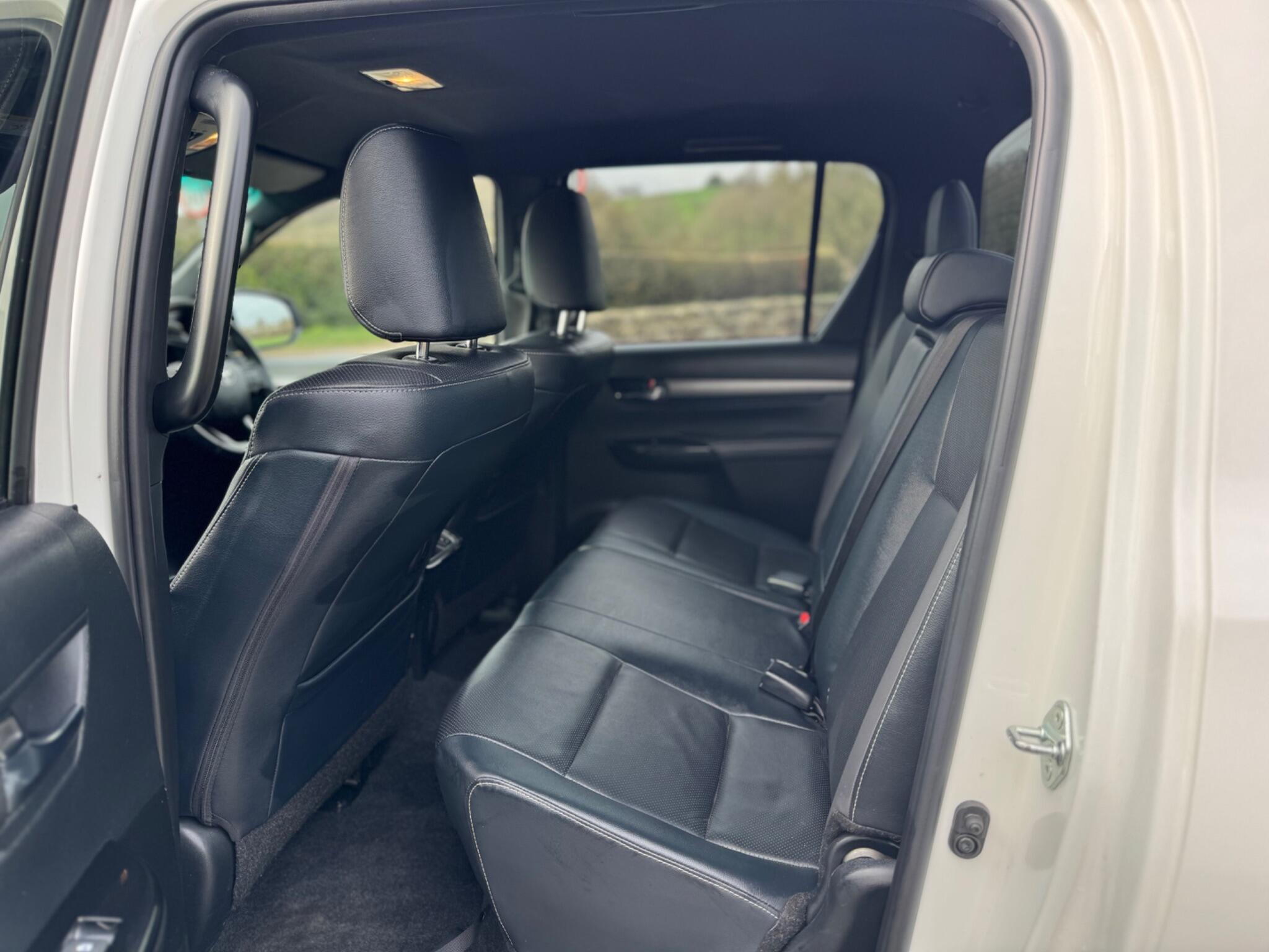 Toyota Hilux - Image 35