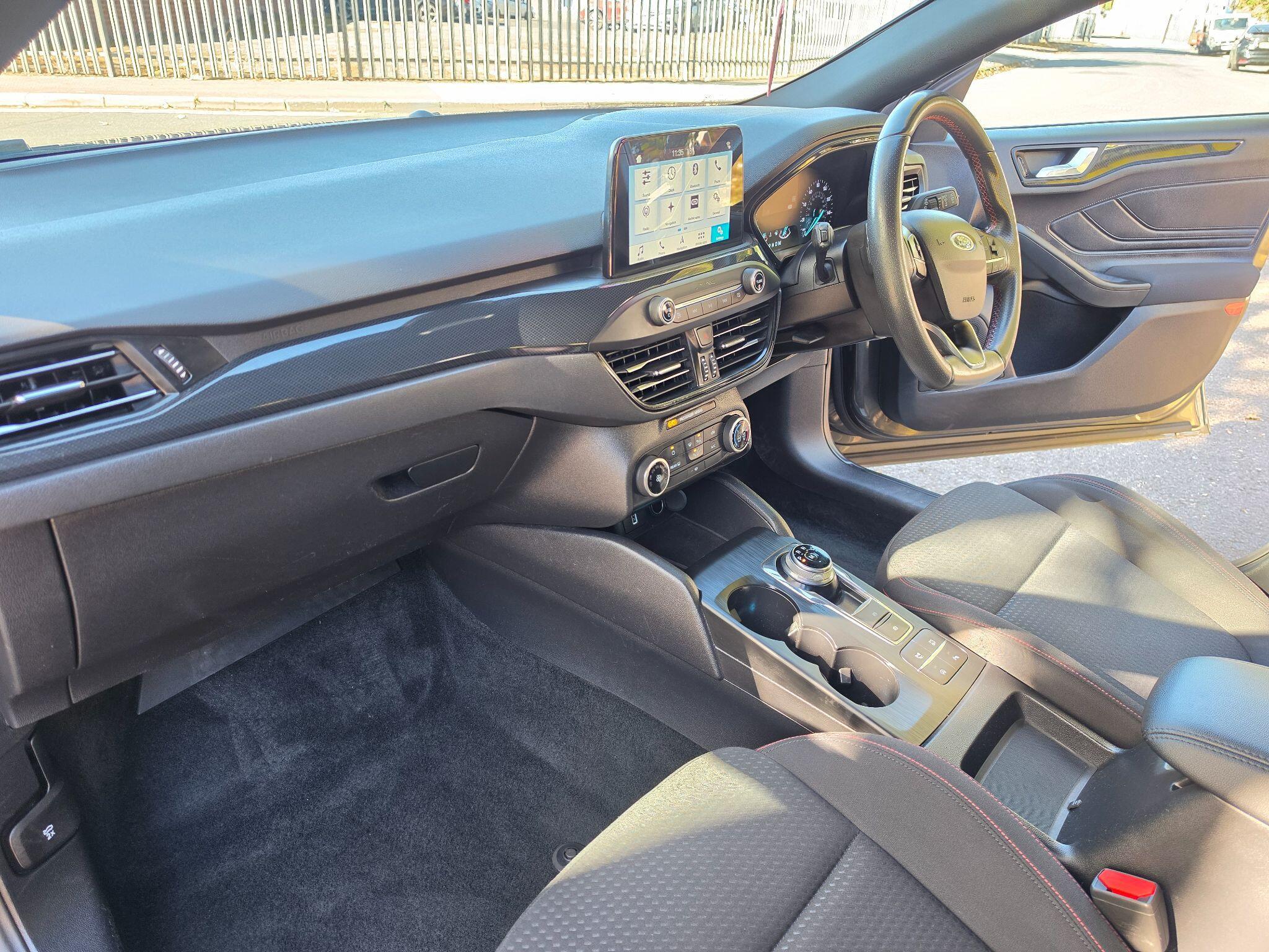Ford Focus - Image 15