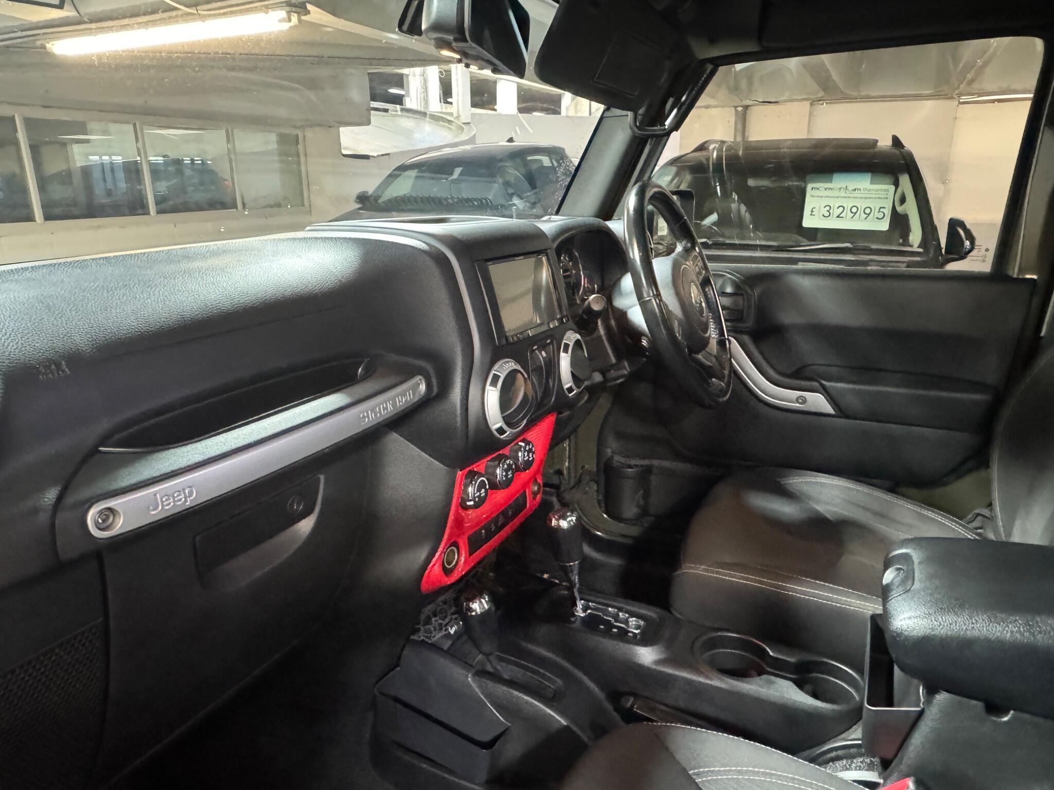 Jeep Wrangler - Image 12