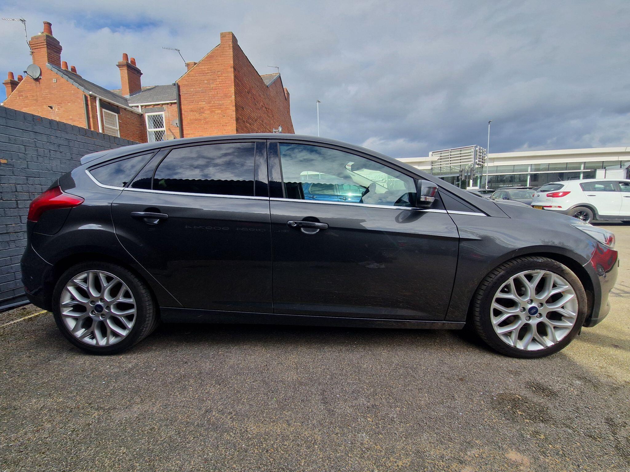 Ford Focus - Image 7
