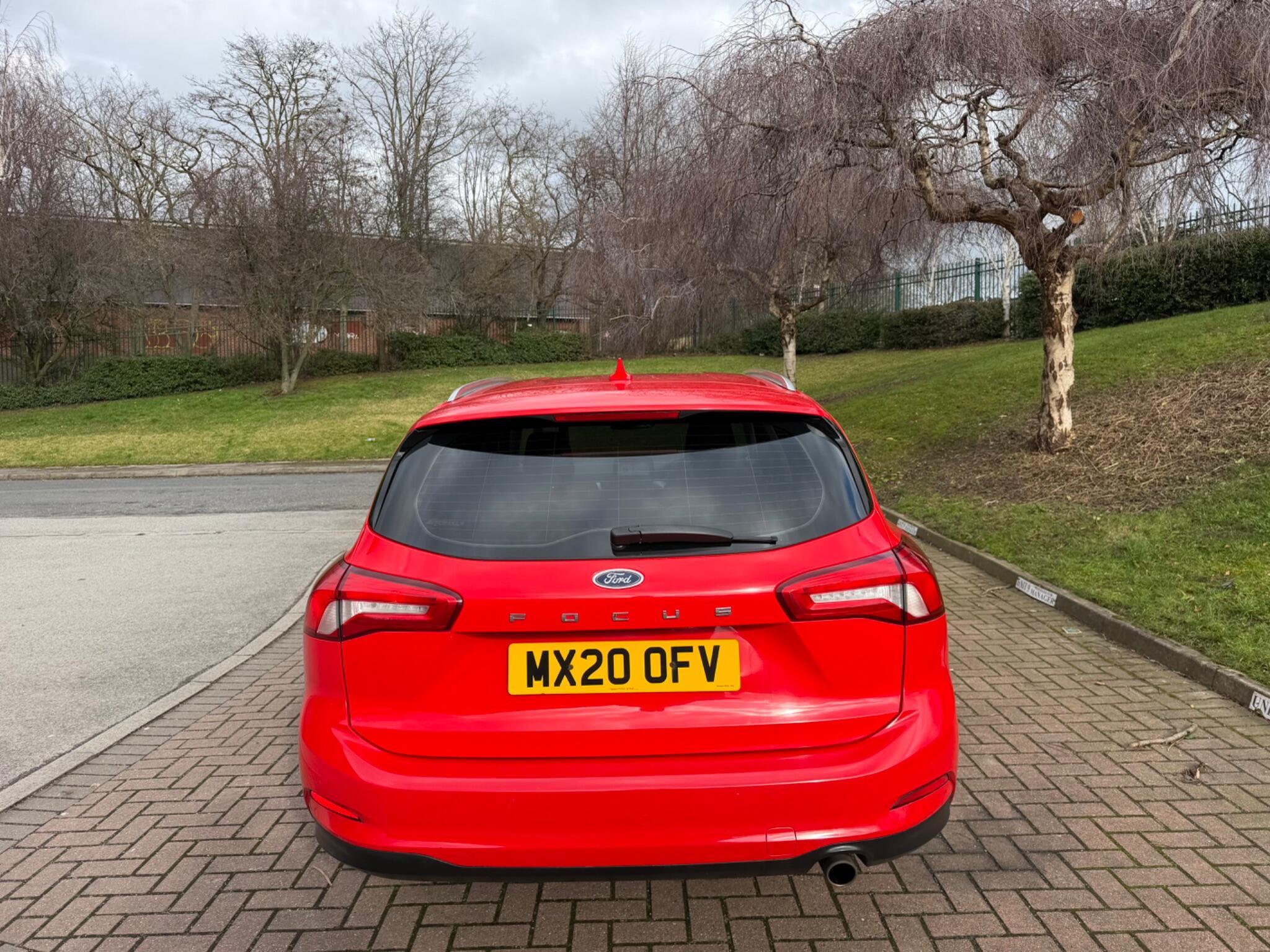 Ford Focus - Image 22