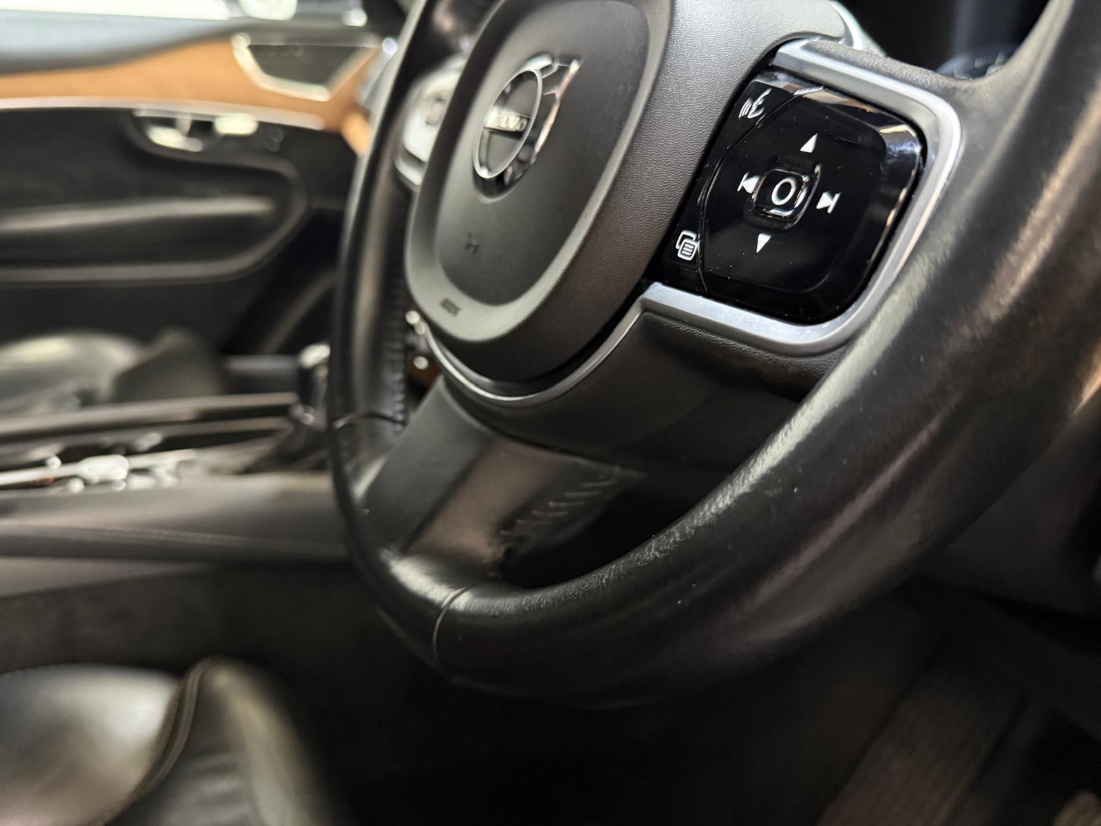 Volvo XC90 - Image 38