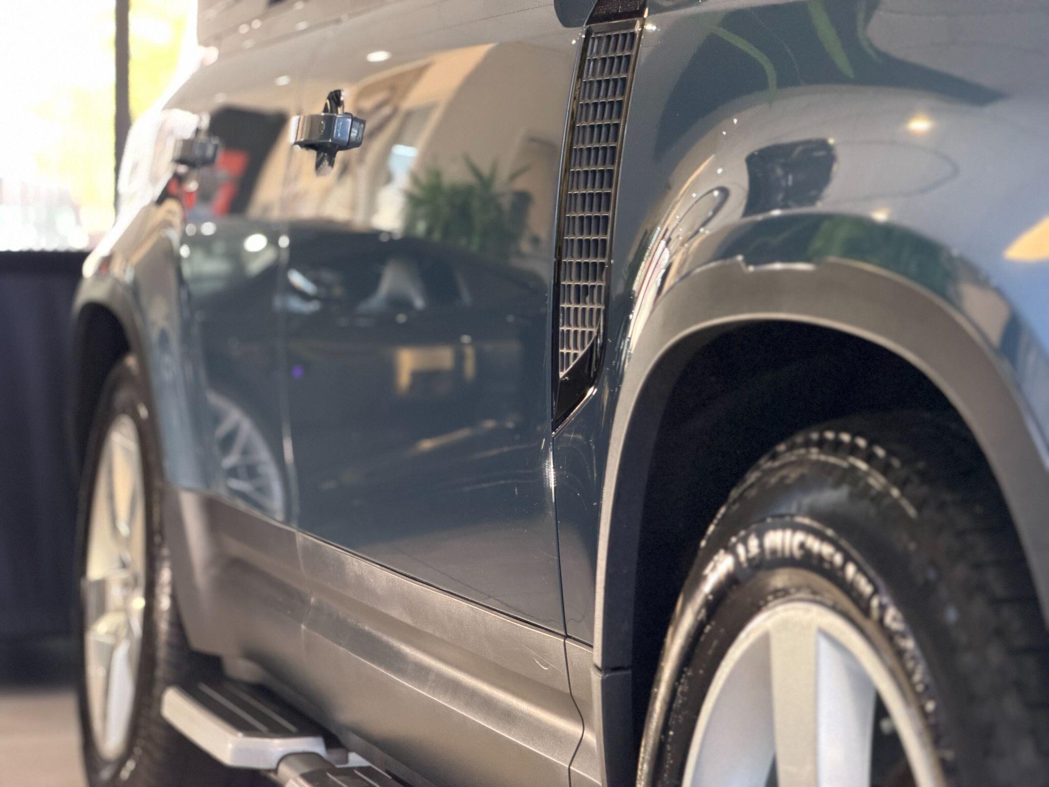 Land Rover Defender 110 - Image 13