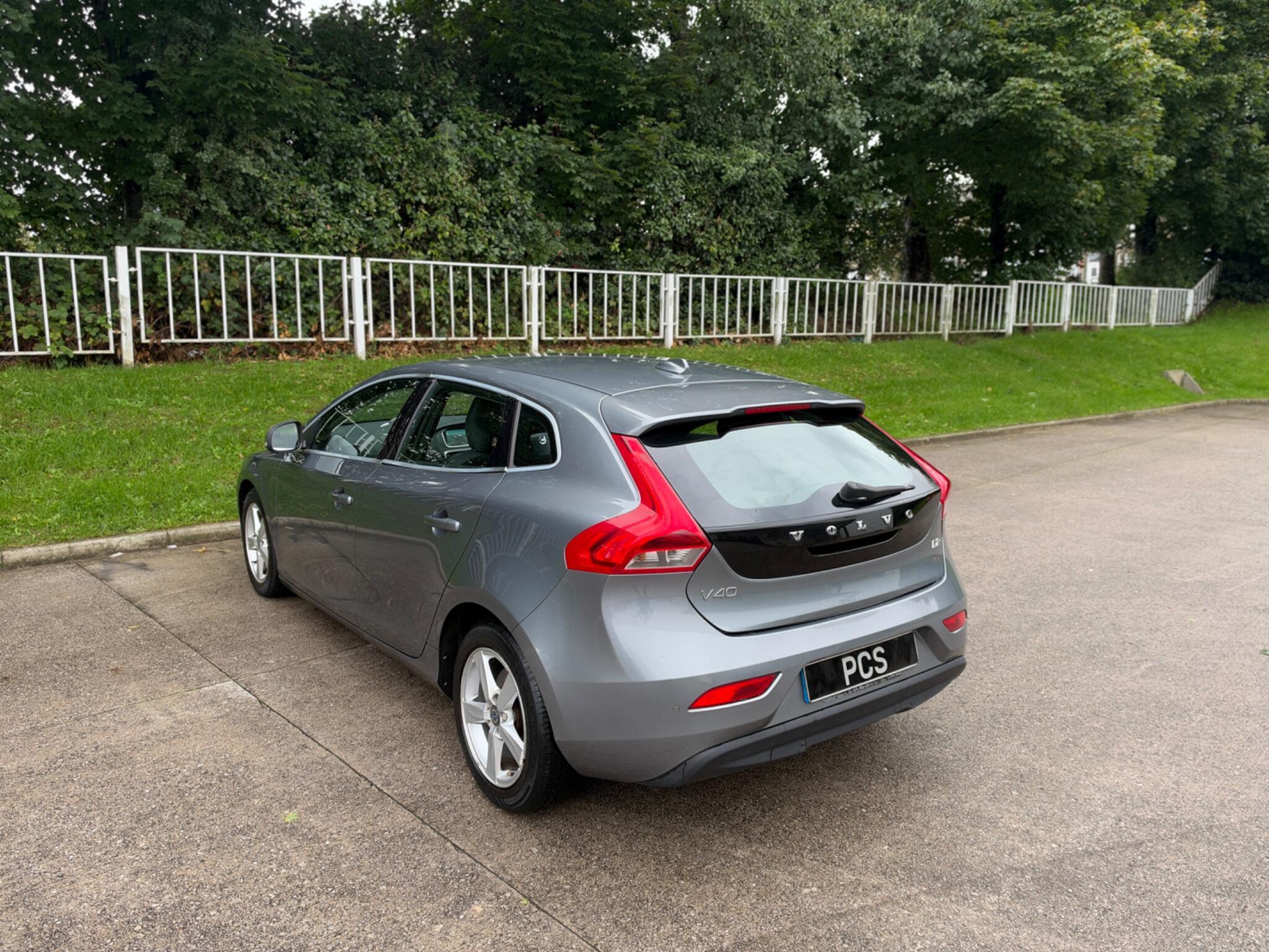 Volvo V40 - Image 10