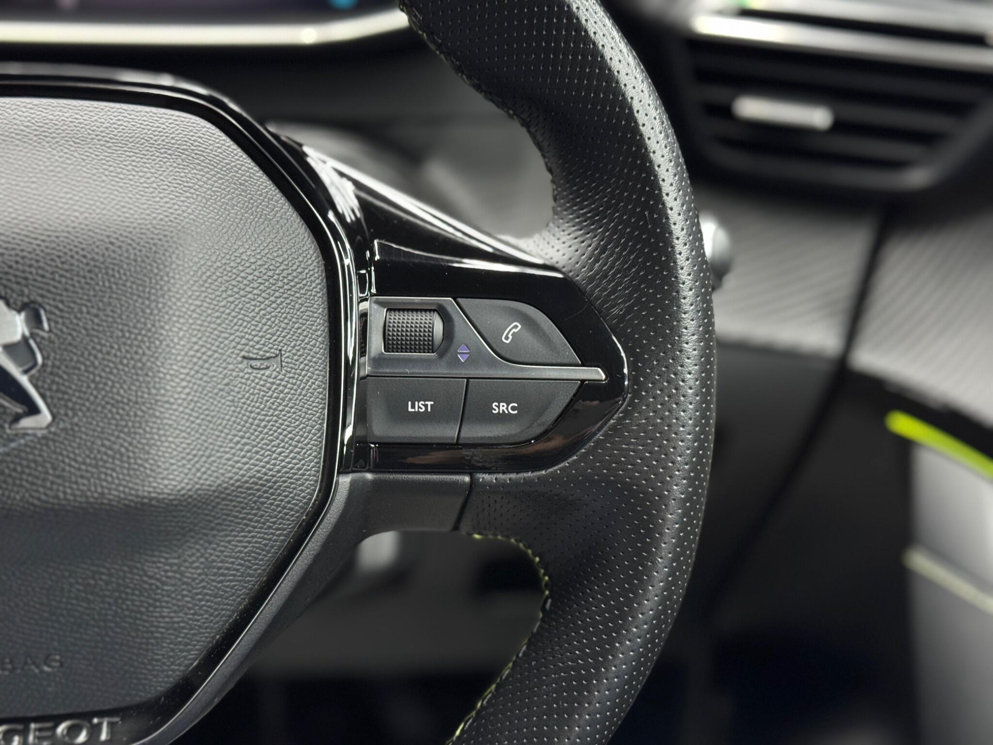 Peugeot E-208 - Image 21