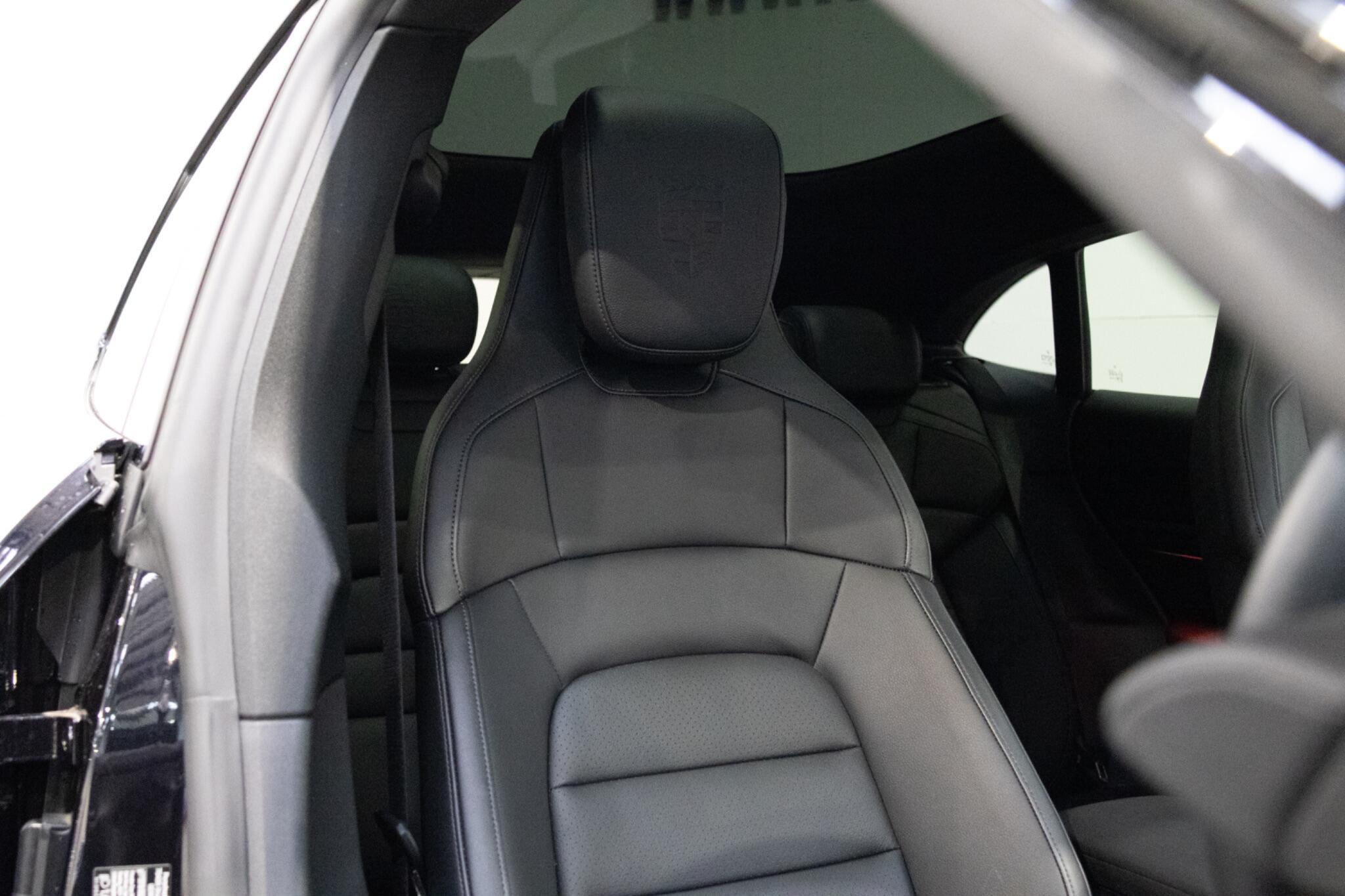 Porsche Taycan - Image 2
