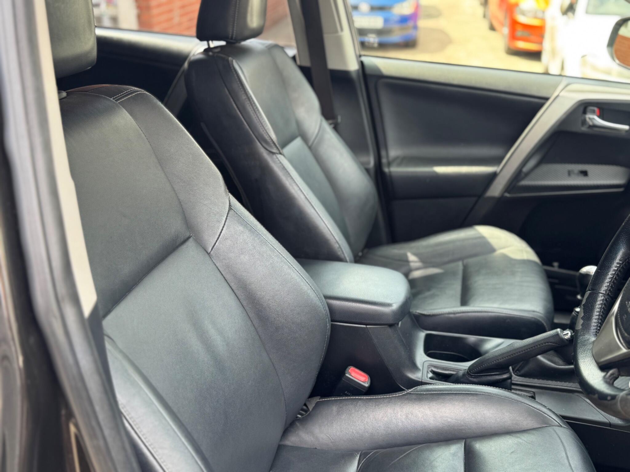 Toyota RAV4 - Image 19