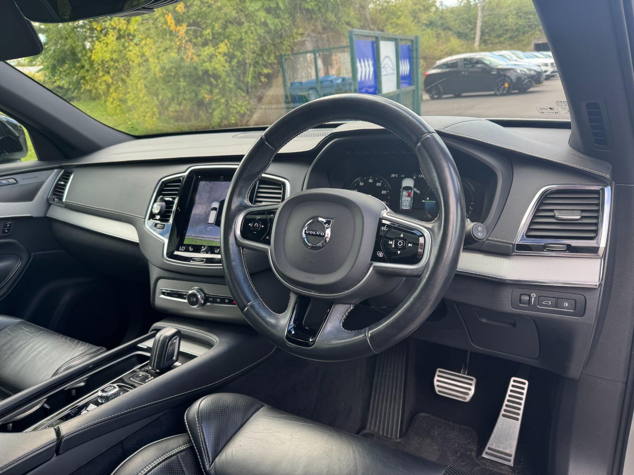 Volvo XC90 - Image 13
