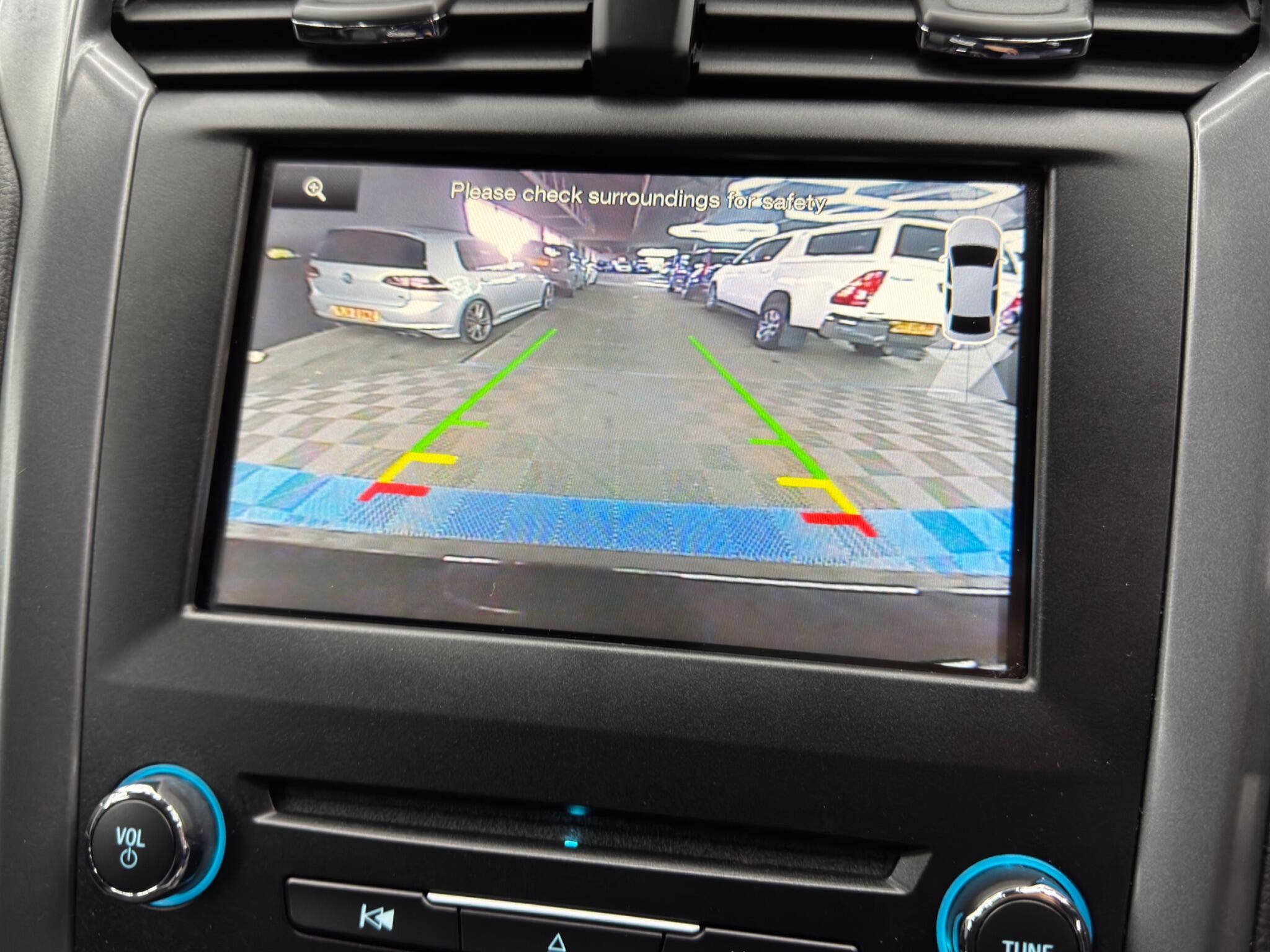 Ford Mondeo - Image 34