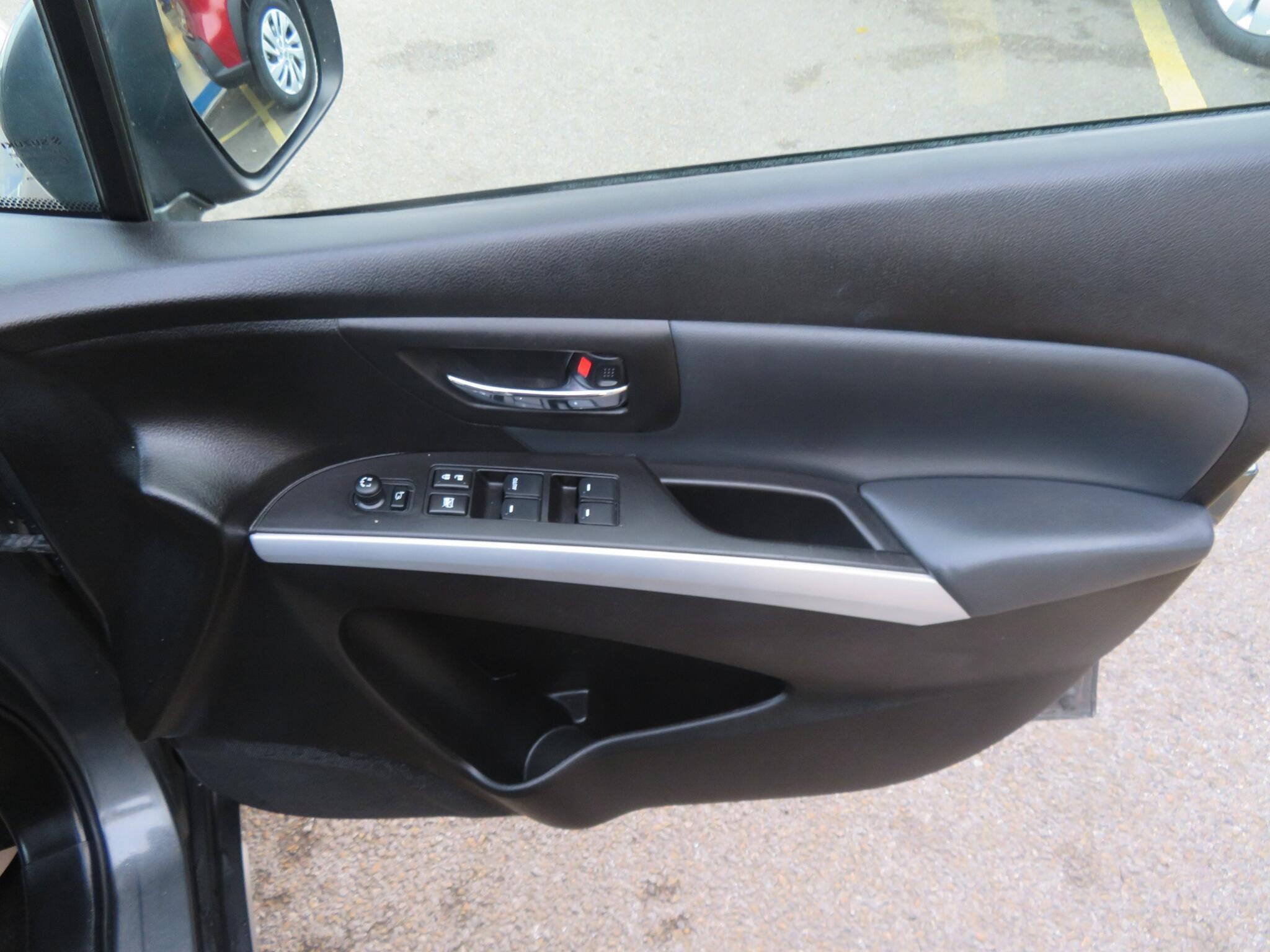 Suzuki SX4 S-Cross - Image 12