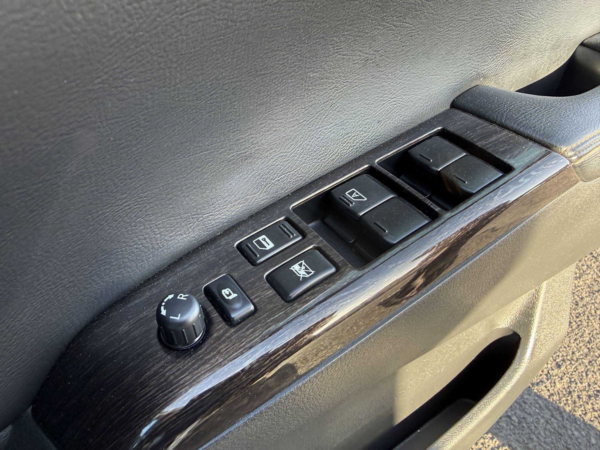 Nissan Elgrand - Image 59