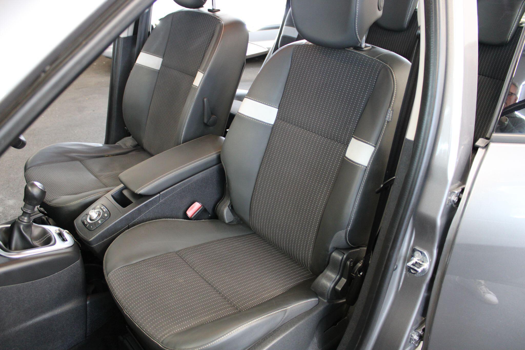 Renault Scenic - Image 11