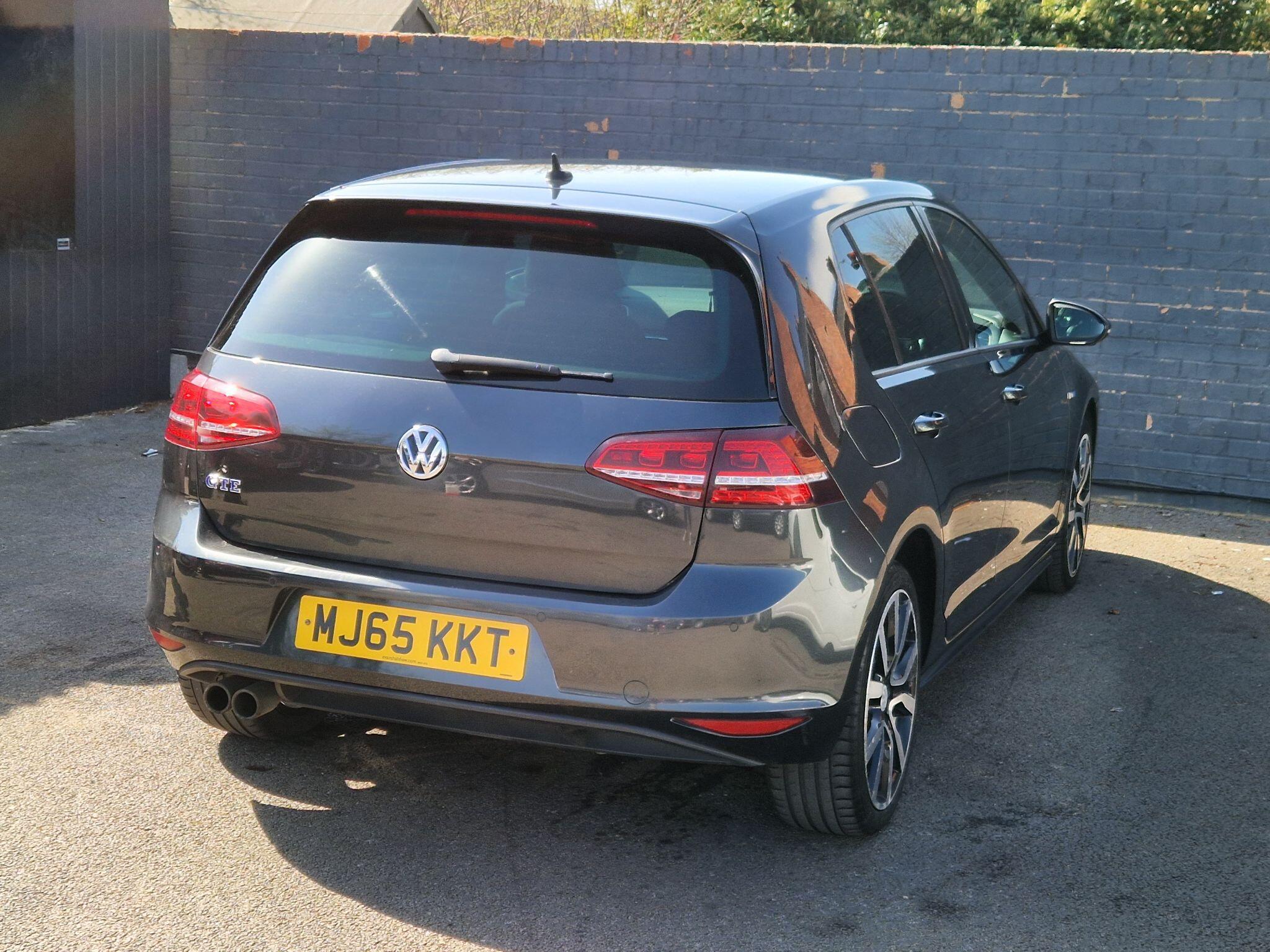 Volkswagen Golf - Image 10