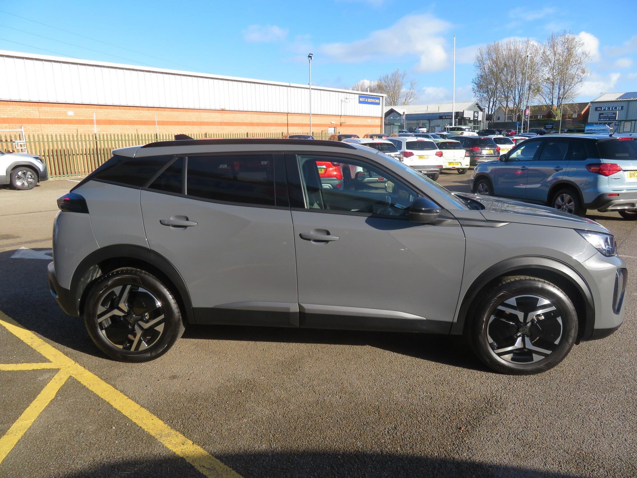 Peugeot 2008 - Image 6