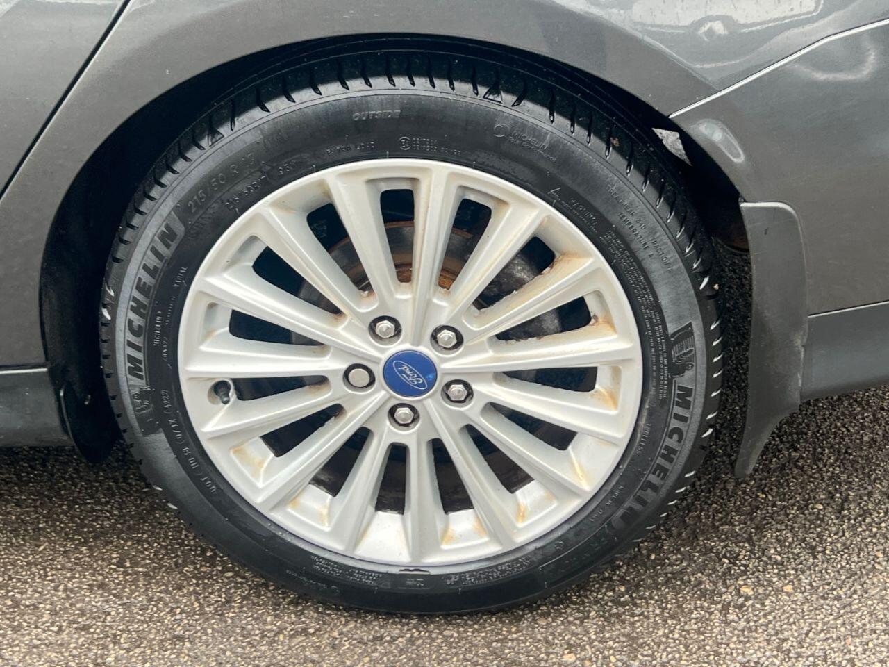 Ford Focus - Image 29