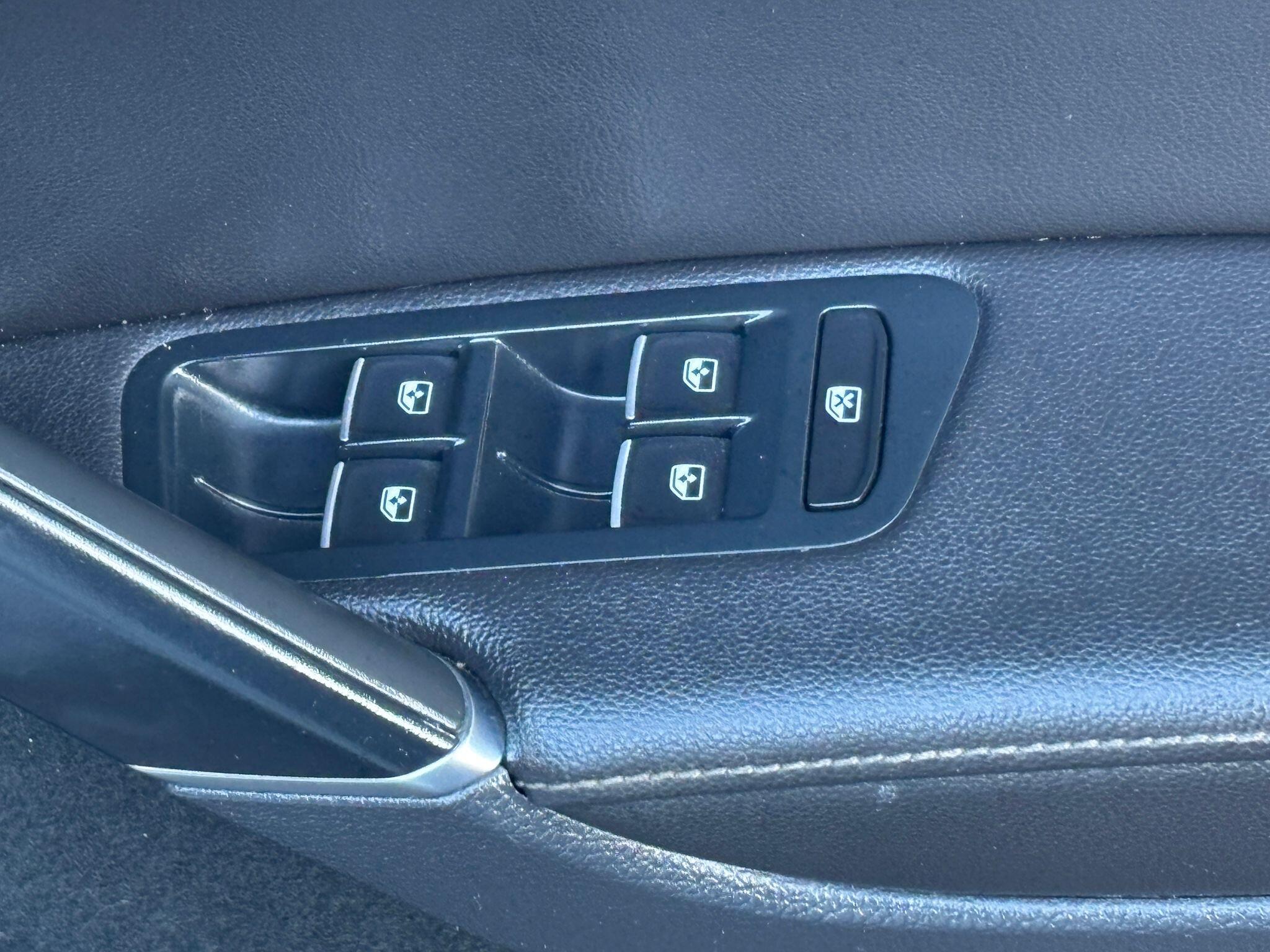 Volkswagen Golf - Image 31