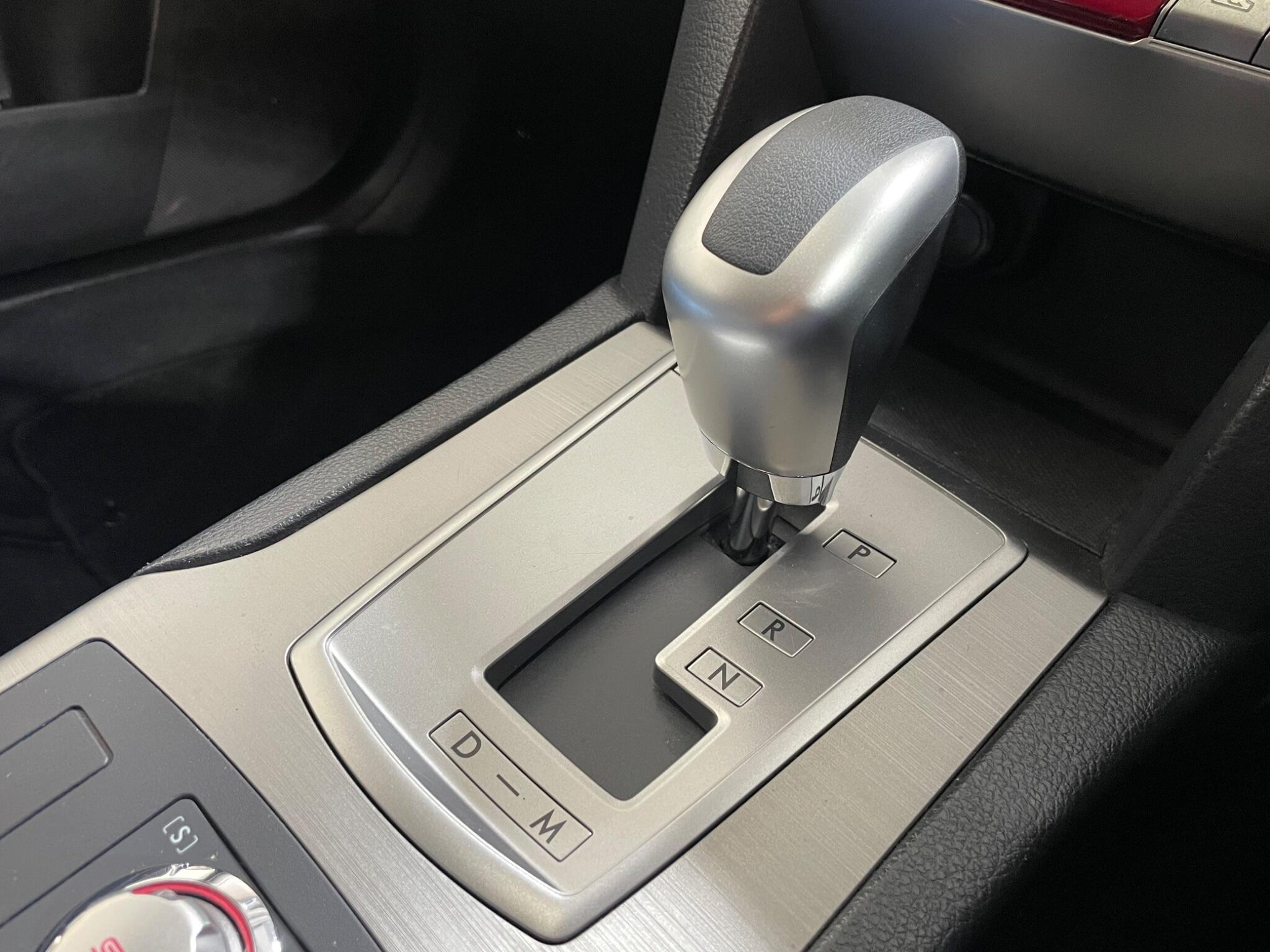 Subaru Legacy - Image 13