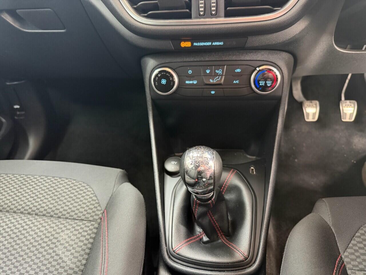 Ford Fiesta - Image 30