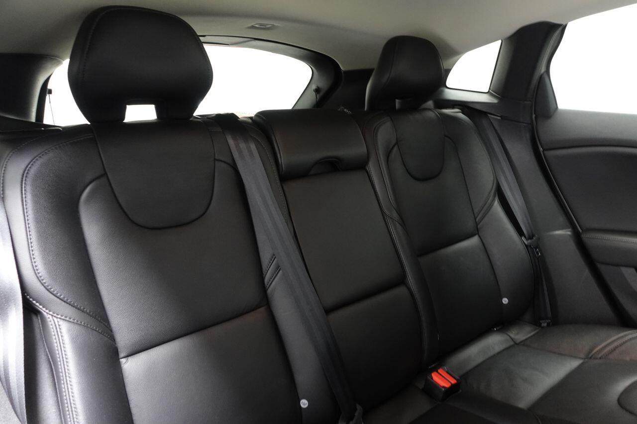 Volvo V40 - Image 20