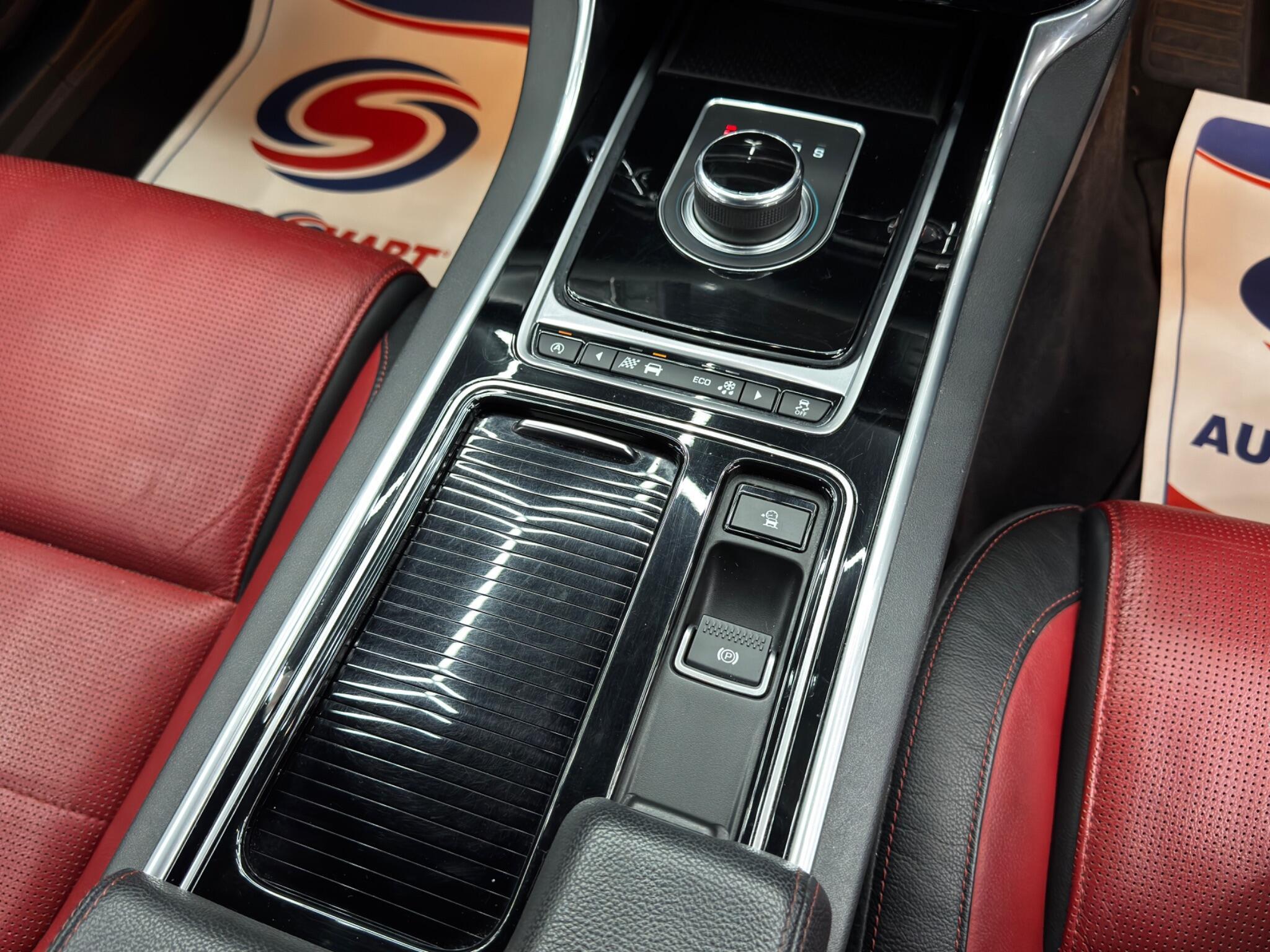 Jaguar XF - Image 24
