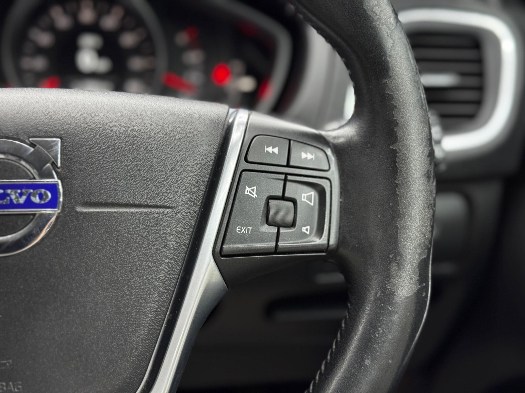 Volvo V40 CROSS COUNTRY - Image 20