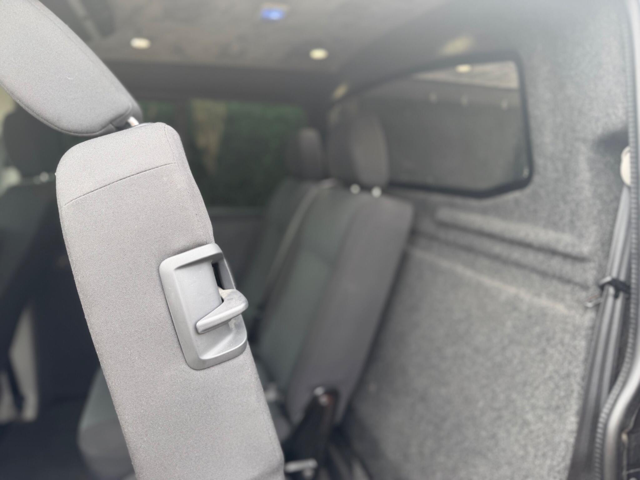 Volkswagen Transporter - Image 11