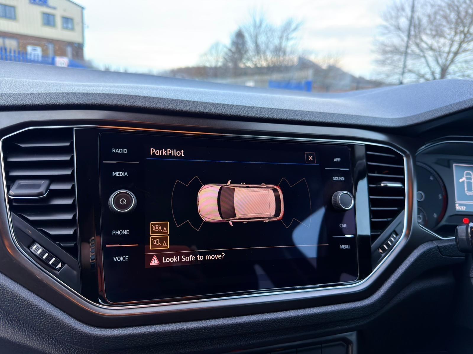 Volkswagen T-Roc - Image 39