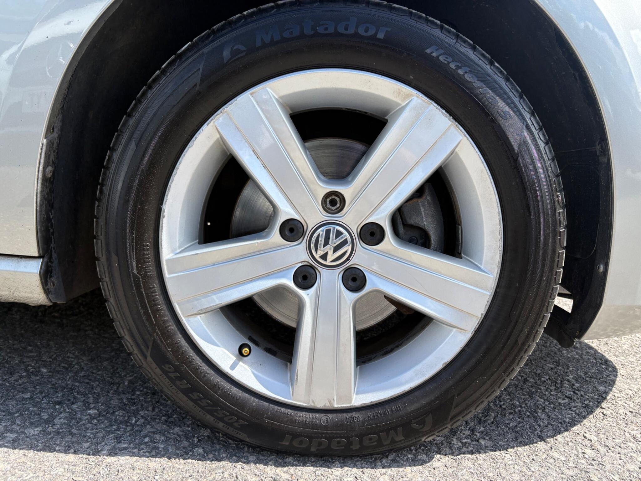 Volkswagen Golf - Image 24
