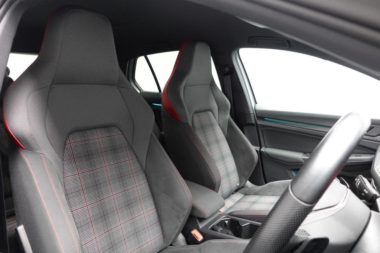 Volkswagen Golf - Image 48