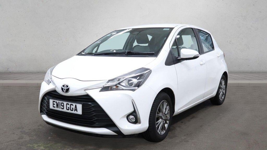 Toyota Yaris - Image 2