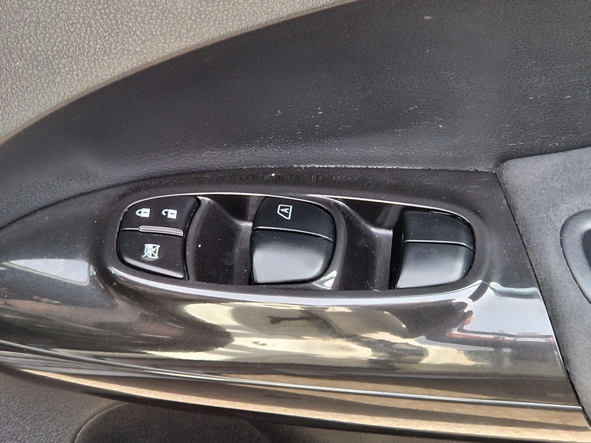 Nissan Juke - Image 32