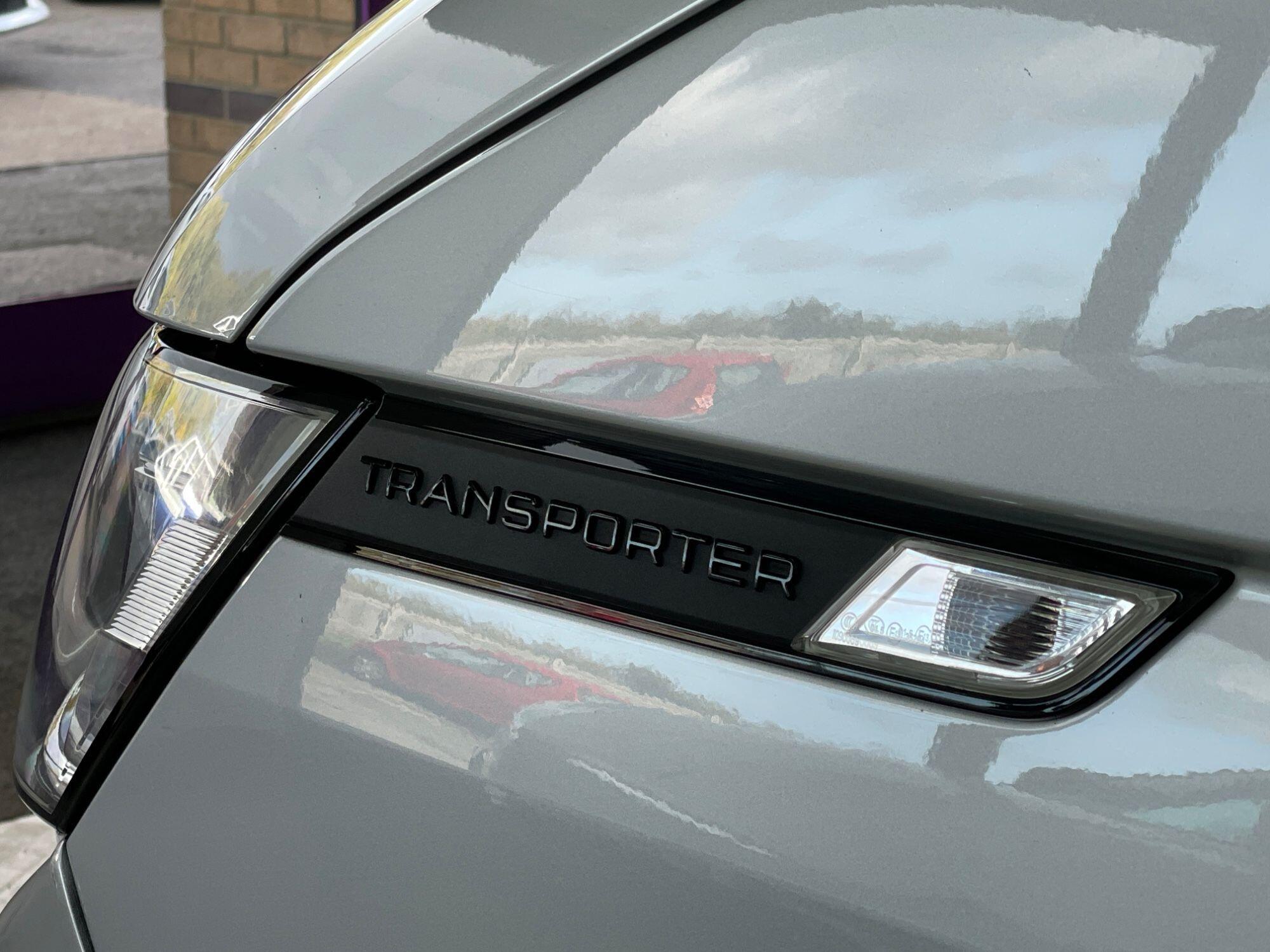 Volkswagen Transporter - Image 8