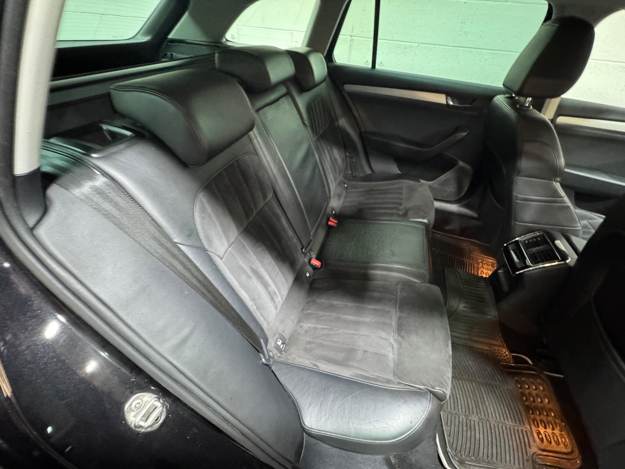 Skoda Superb - Image 11