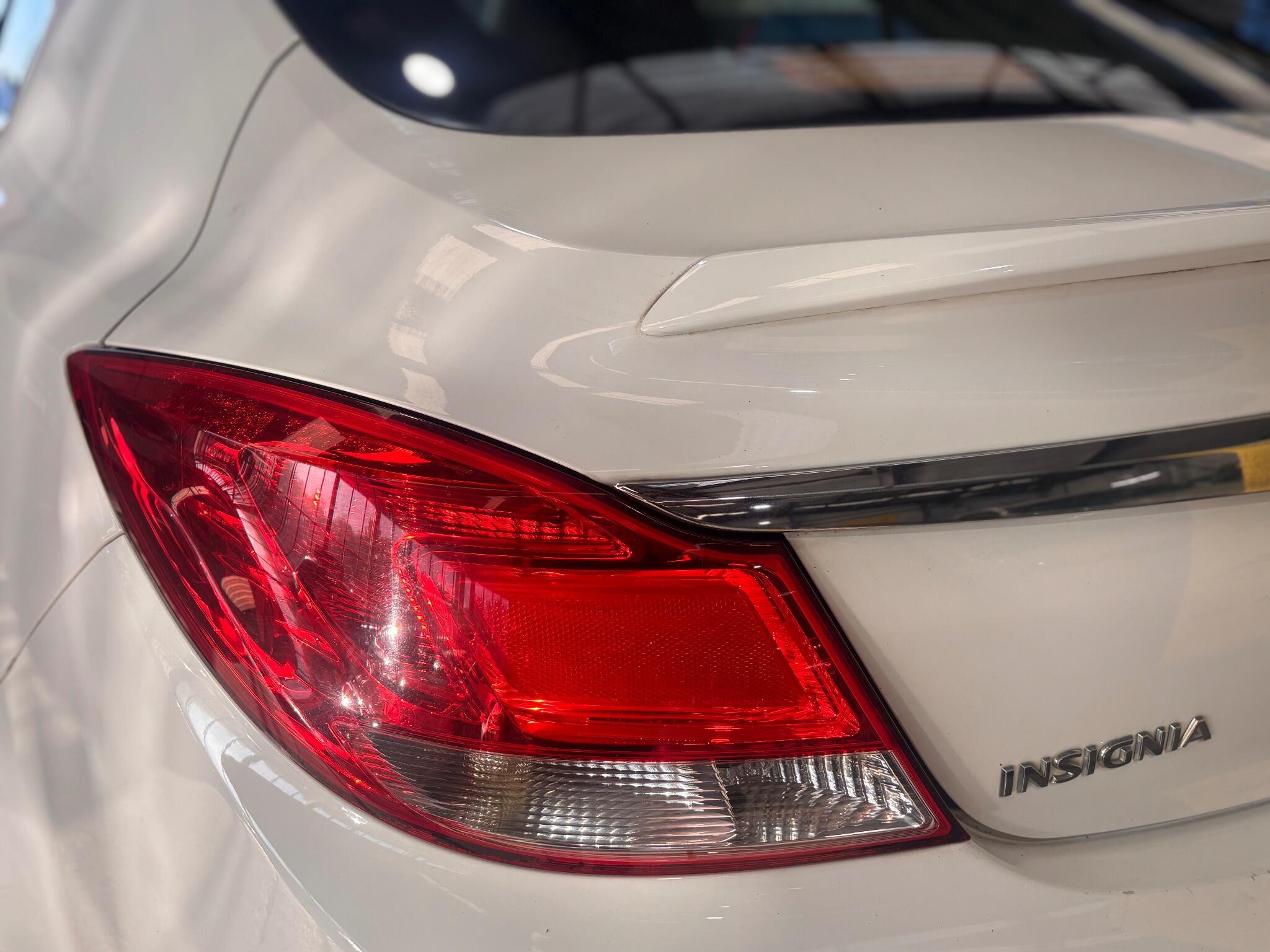 Vauxhall Insignia - Image 11