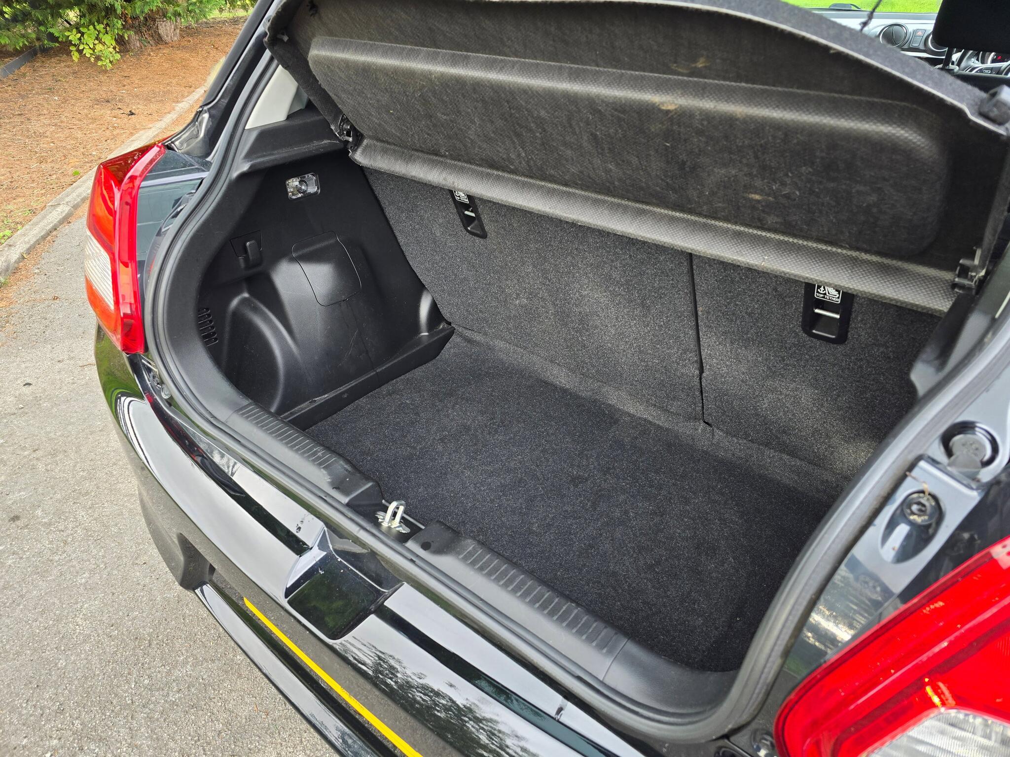 Suzuki Swift - Image 7
