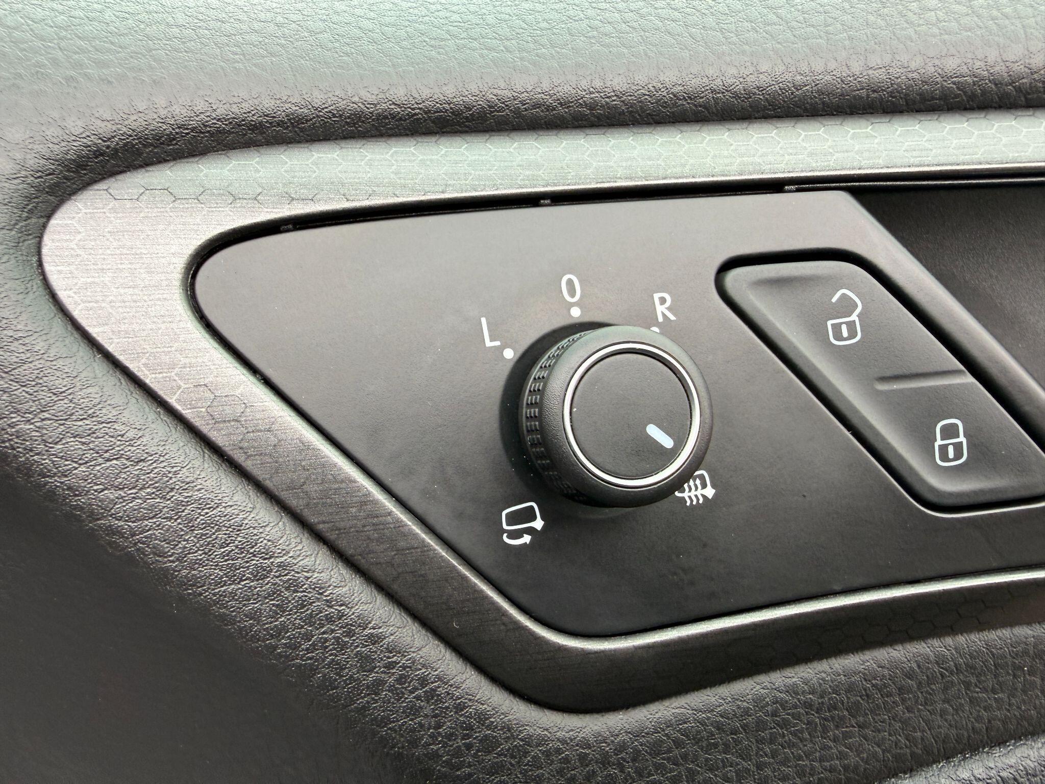 Volkswagen Golf - Image 66