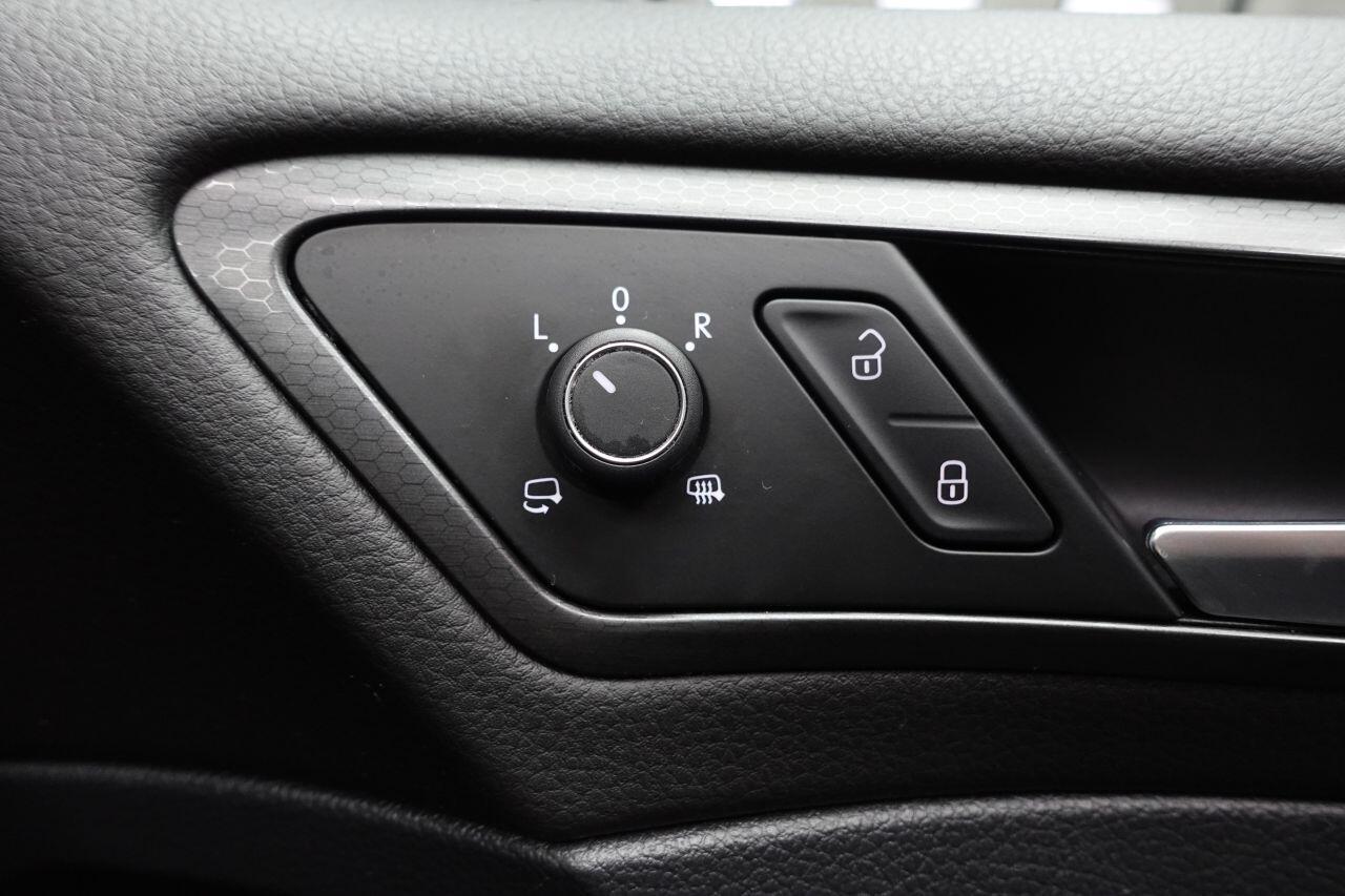 Volkswagen Golf - Image 46