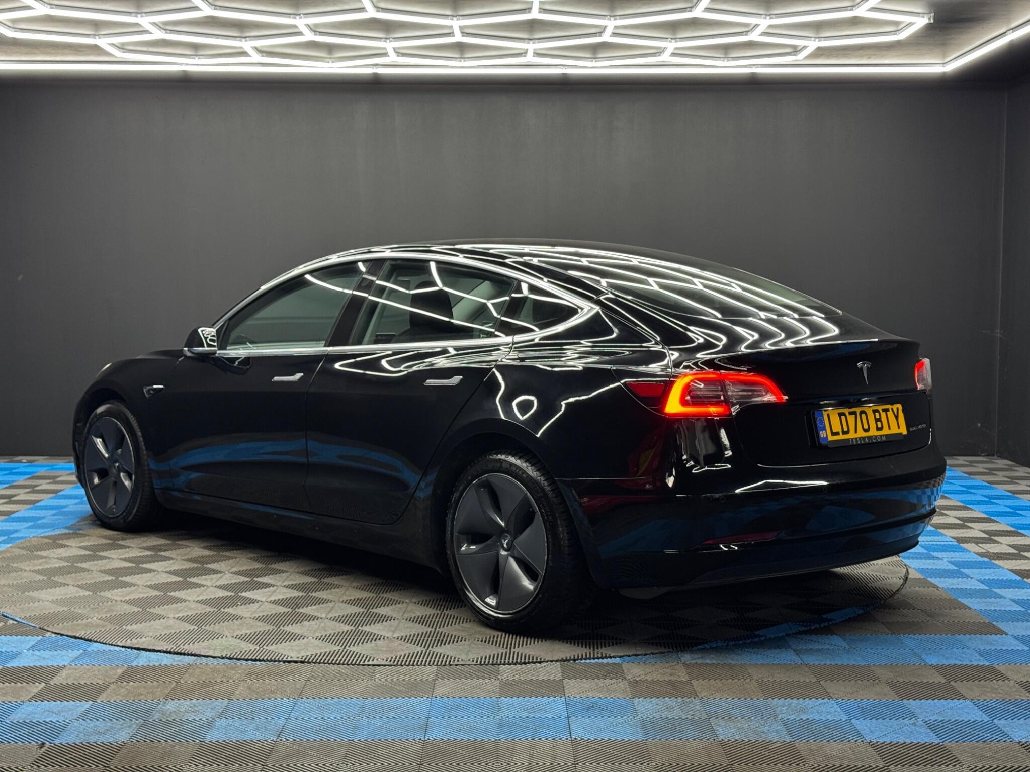 Tesla Model 3 - Image 7