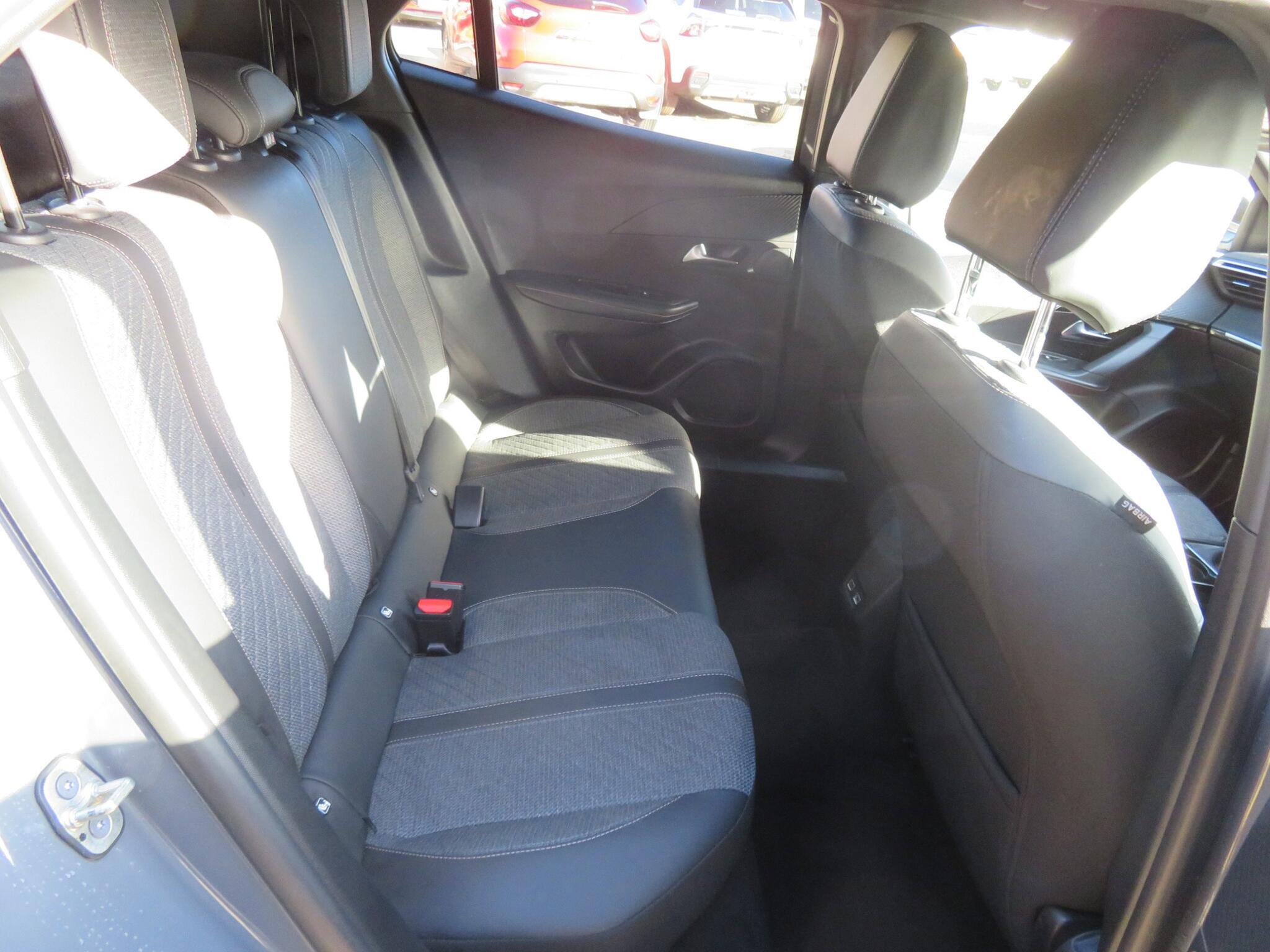 Peugeot 2008 - Image 18