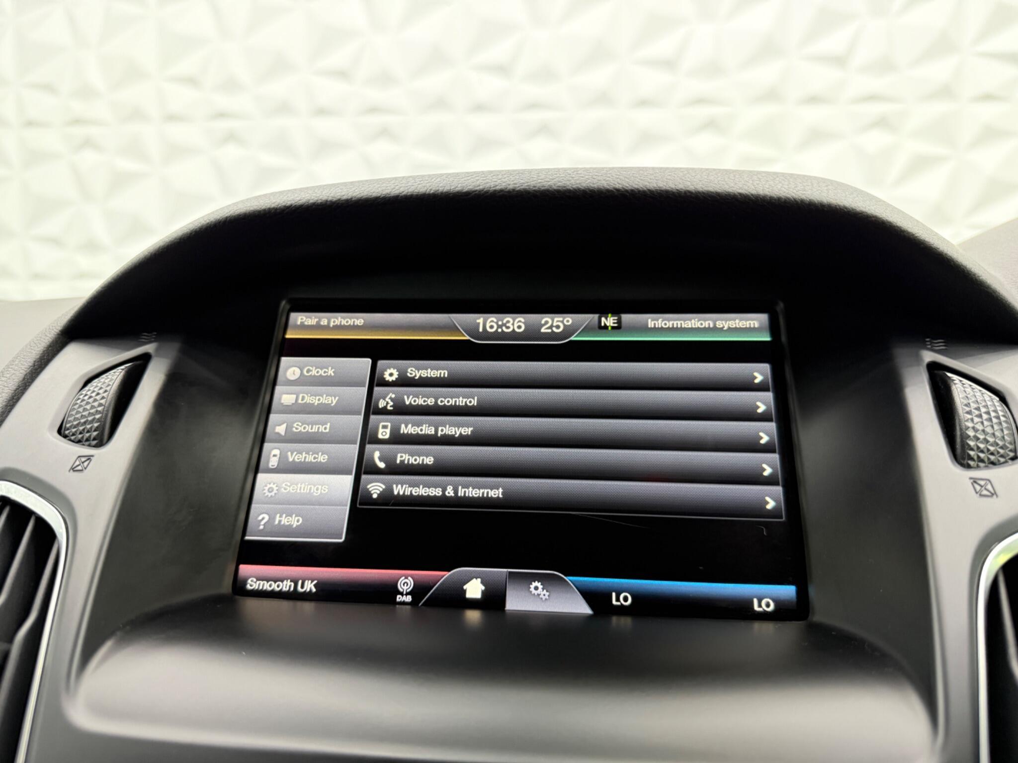 Ford Focus - Image 56