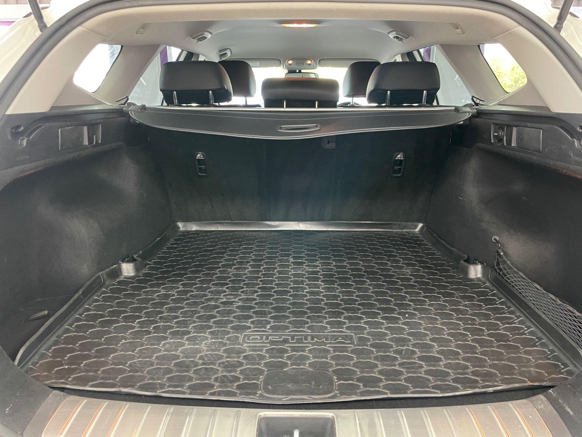 Kia Optima - Image 17