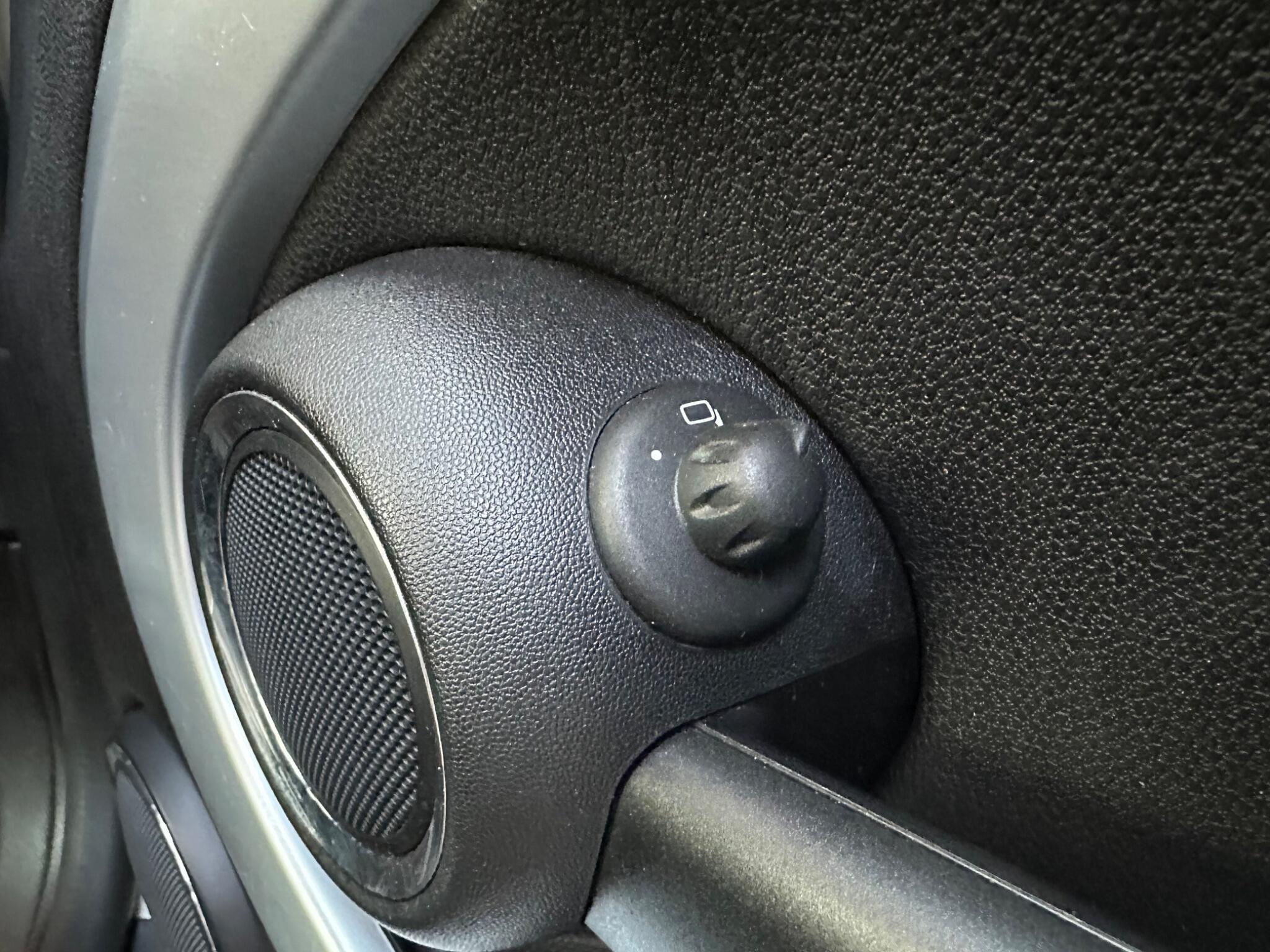 MINI Hatch - Image 20
