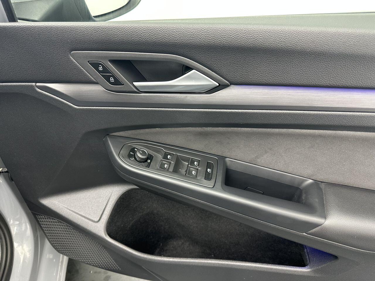 Volkswagen Golf - Image 17