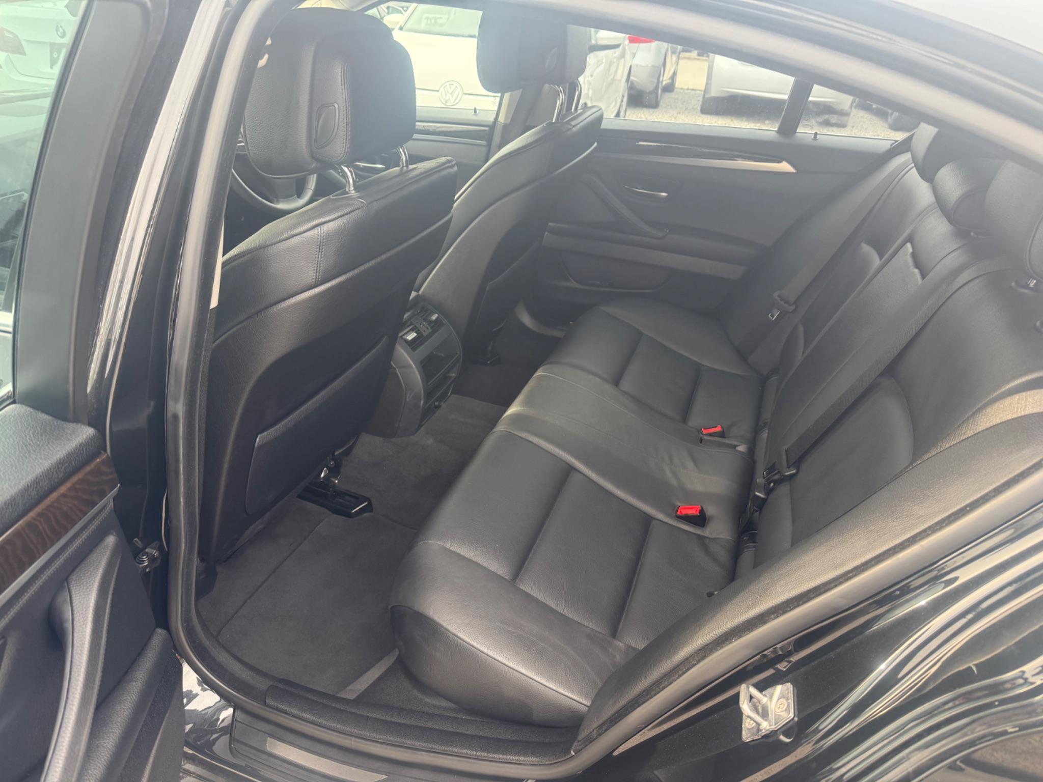 BMW 5 Series - Image 10