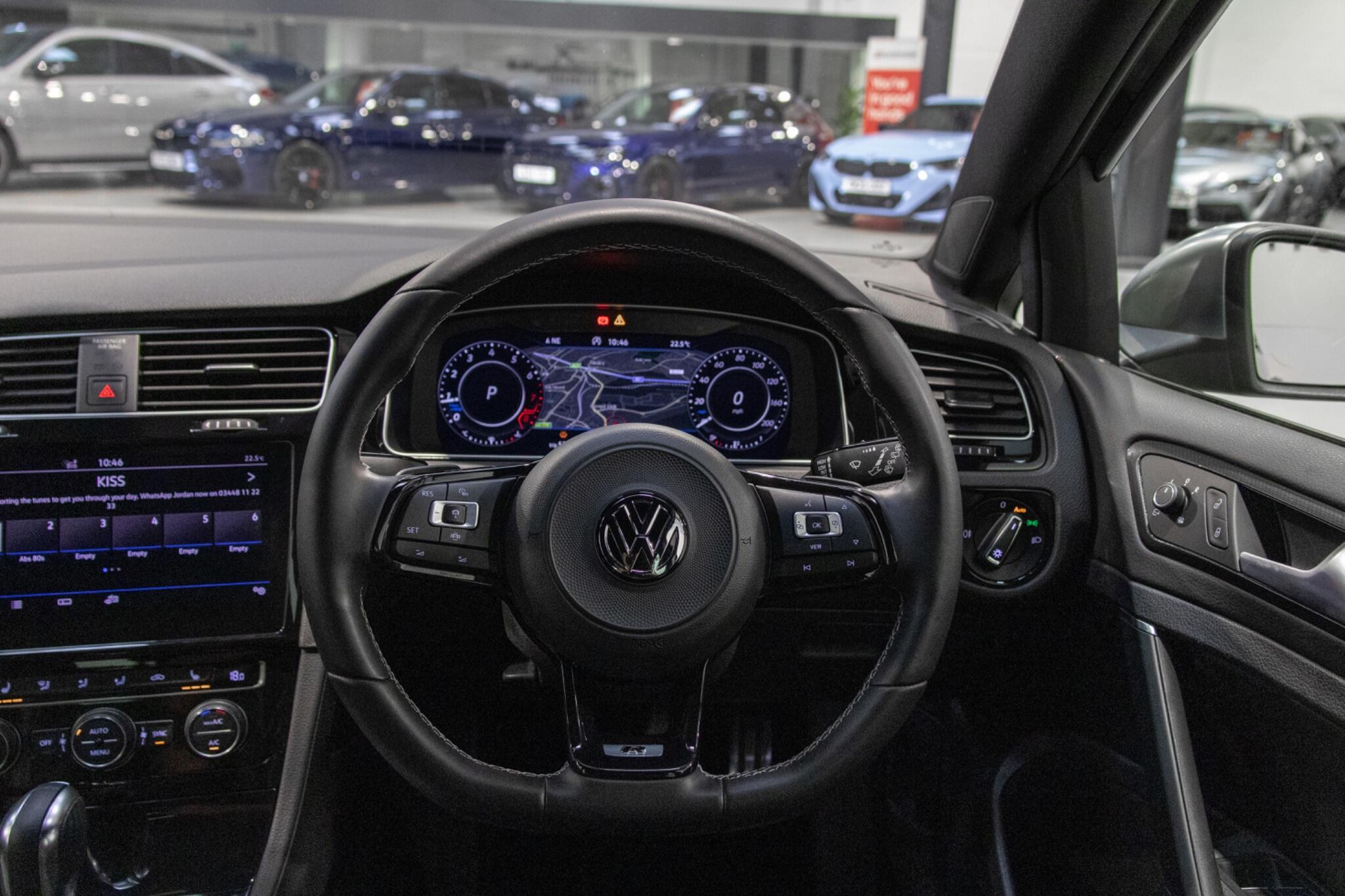 Volkswagen Golf - Image 14