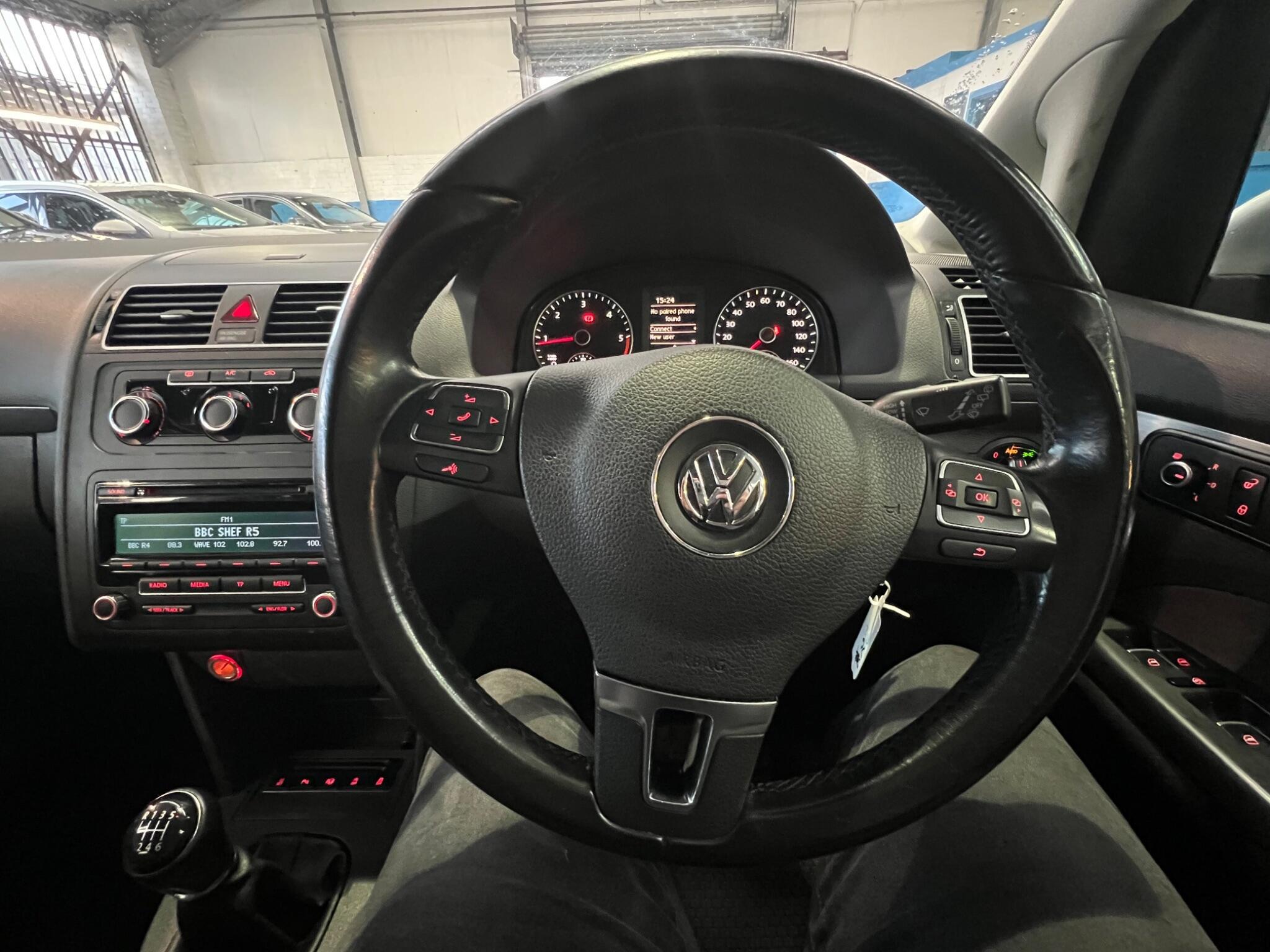 Volkswagen Touran - Image 29