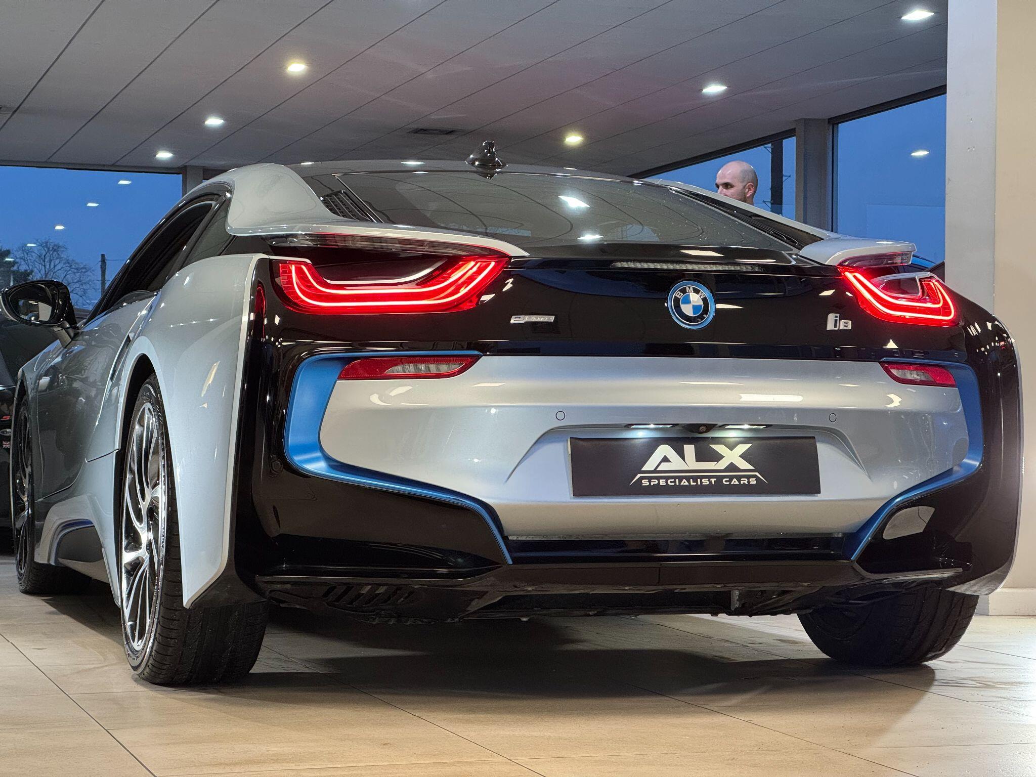 BMW i8 - Image 16